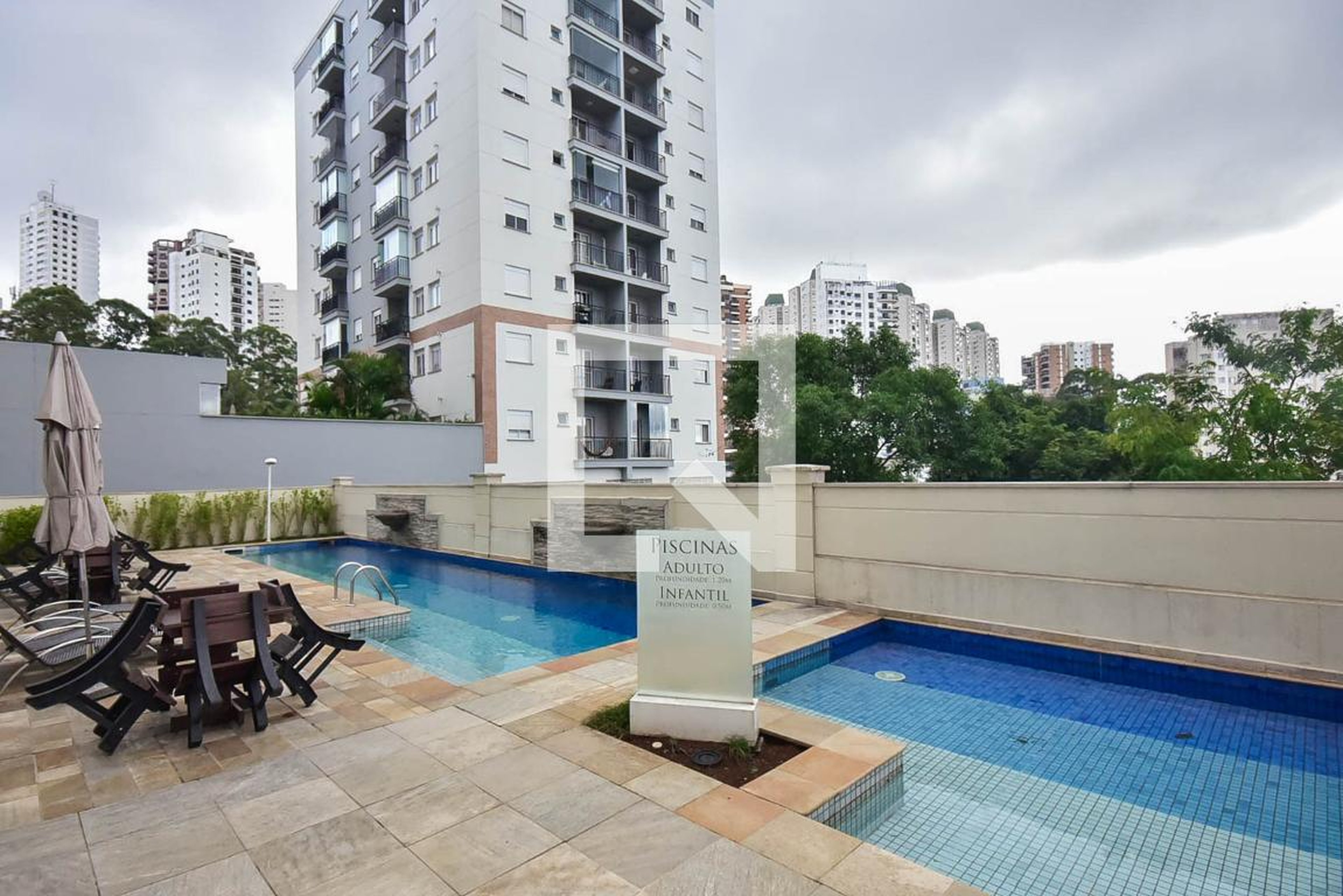 Piscina - Edifício First Class MBIGUCCI