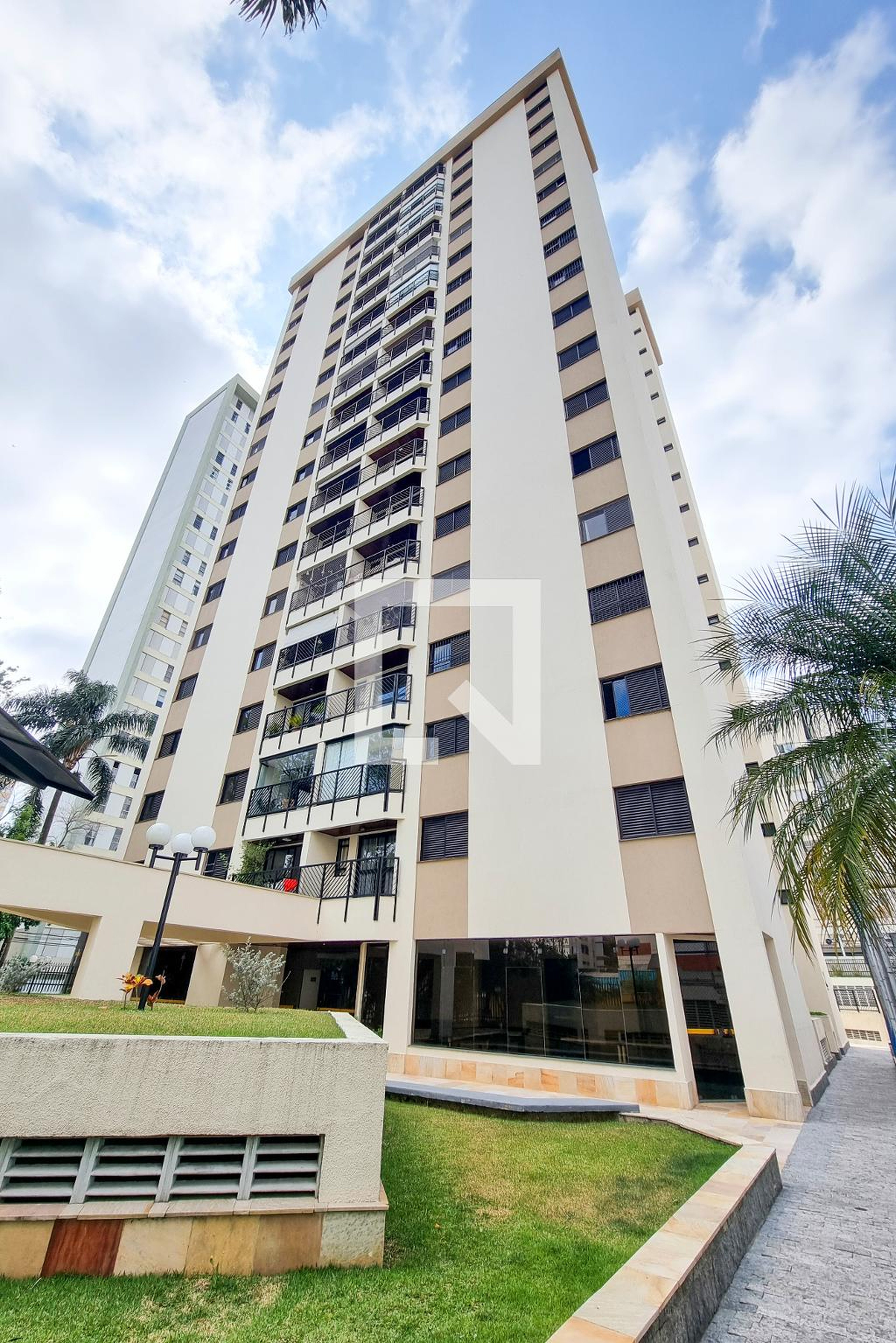 Fachada Condomínio em Rua Santa Clara, 53