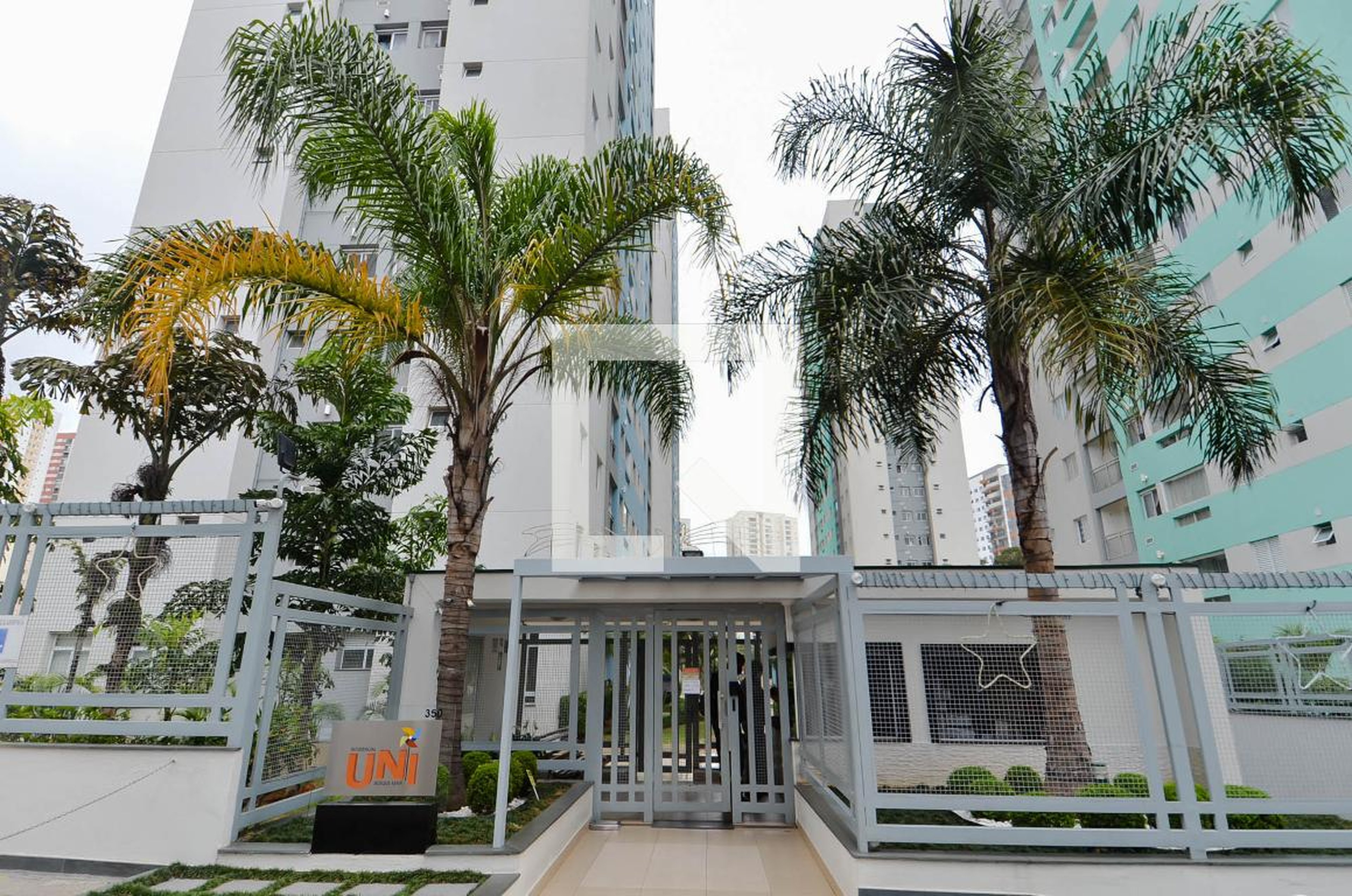 Fachada do Condominio Condomínio Uni Bosque Maia