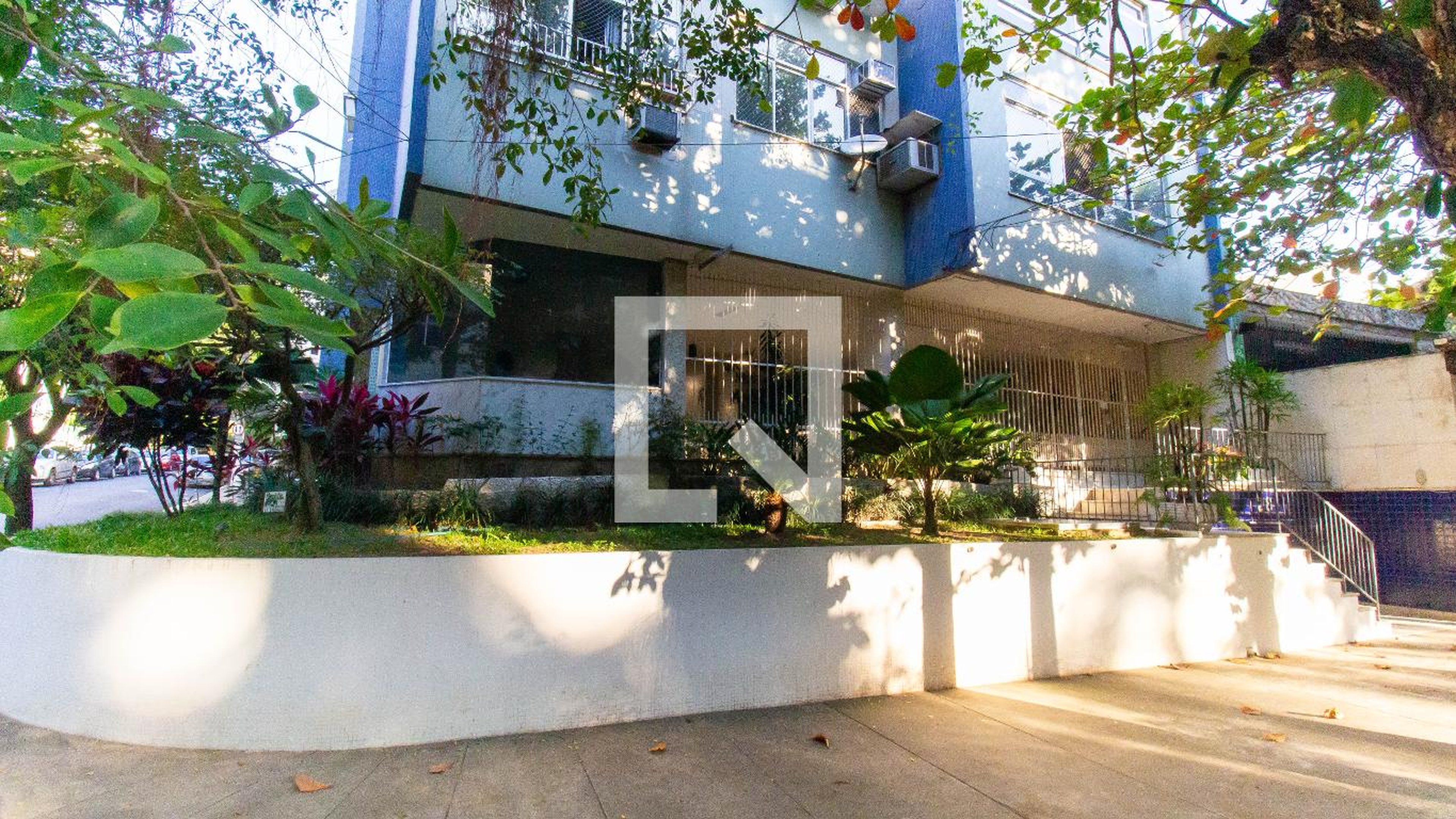 Fachada Condomínio em Rua Presidente Domiciano, 28