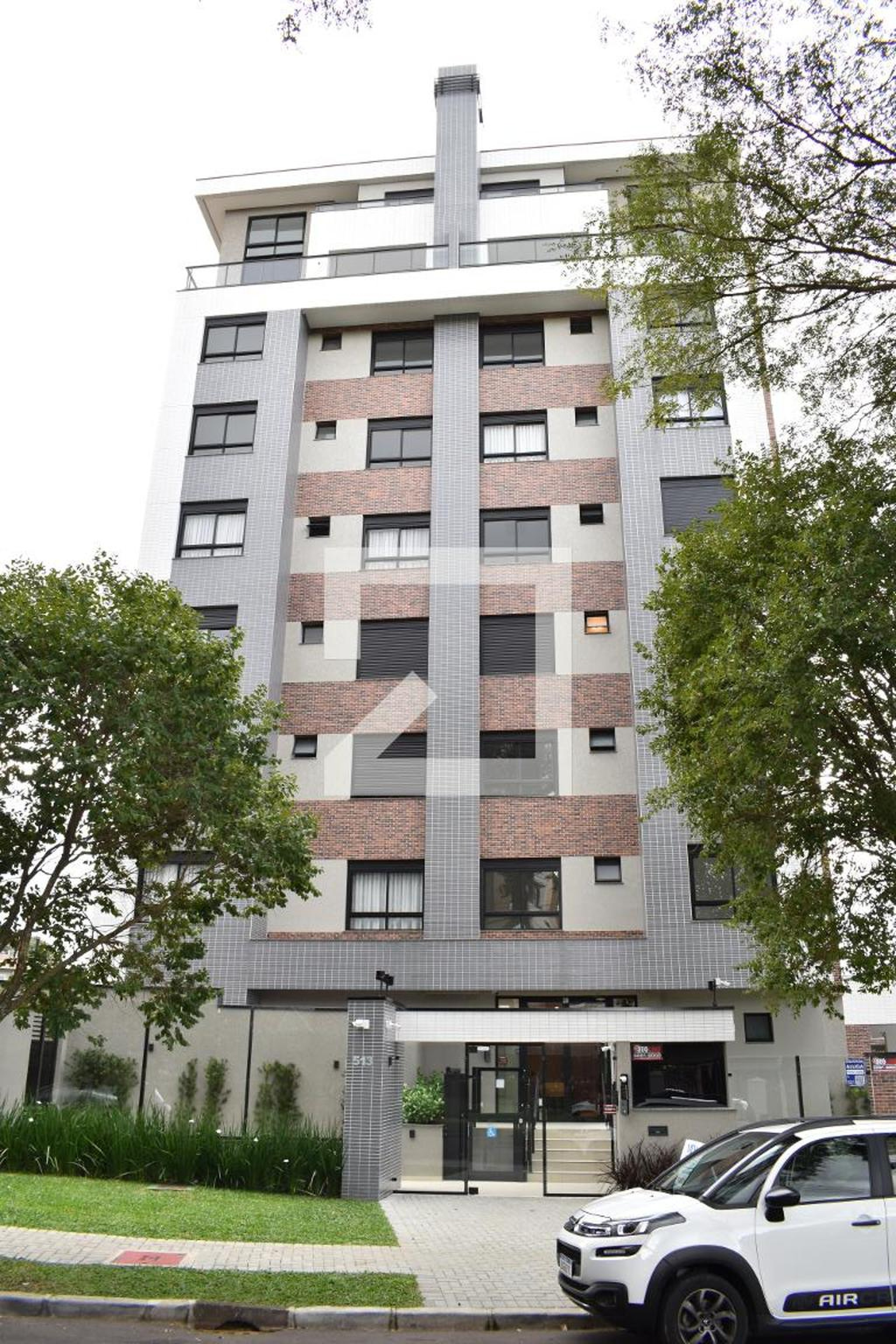 Fachada Condomínio em Rua Eduardo Geronasso, 513