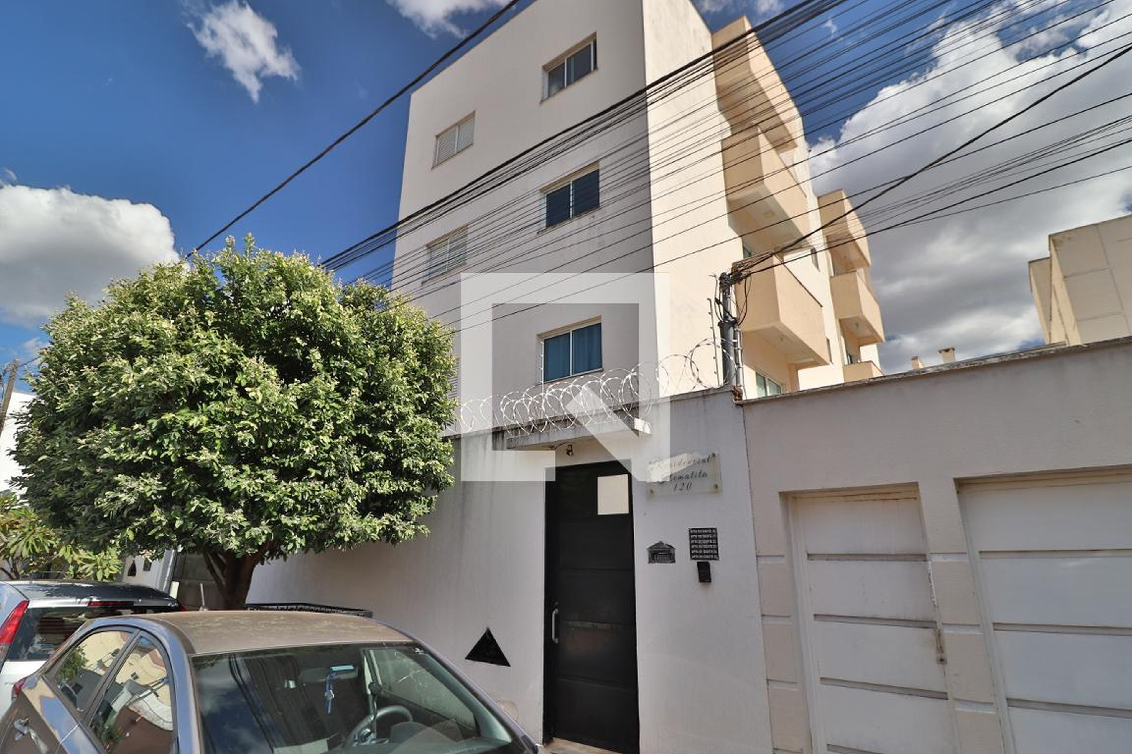 Fachada Condomínio em Rua Hematita, 120