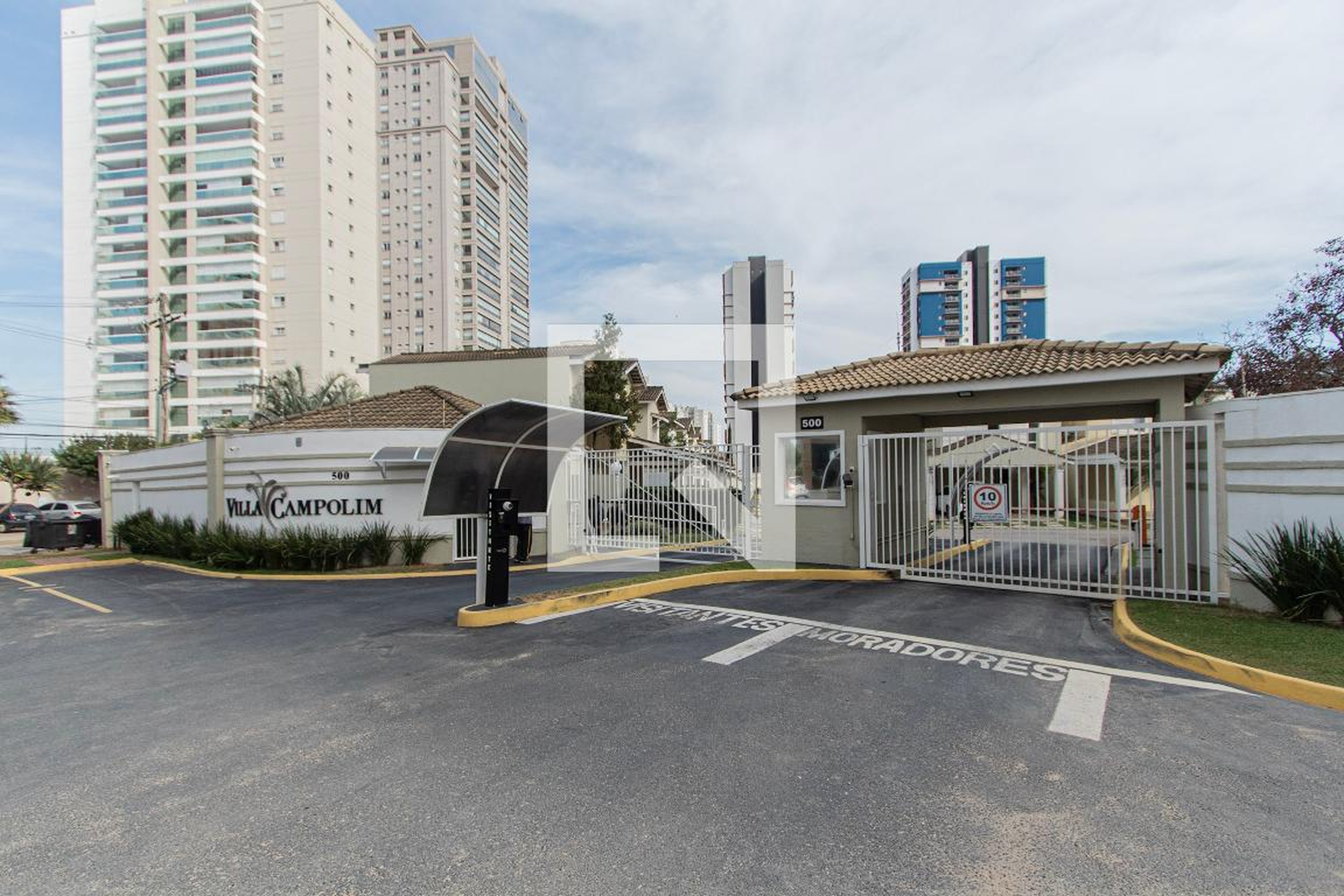 Fachada Condomínio Villa Campolim