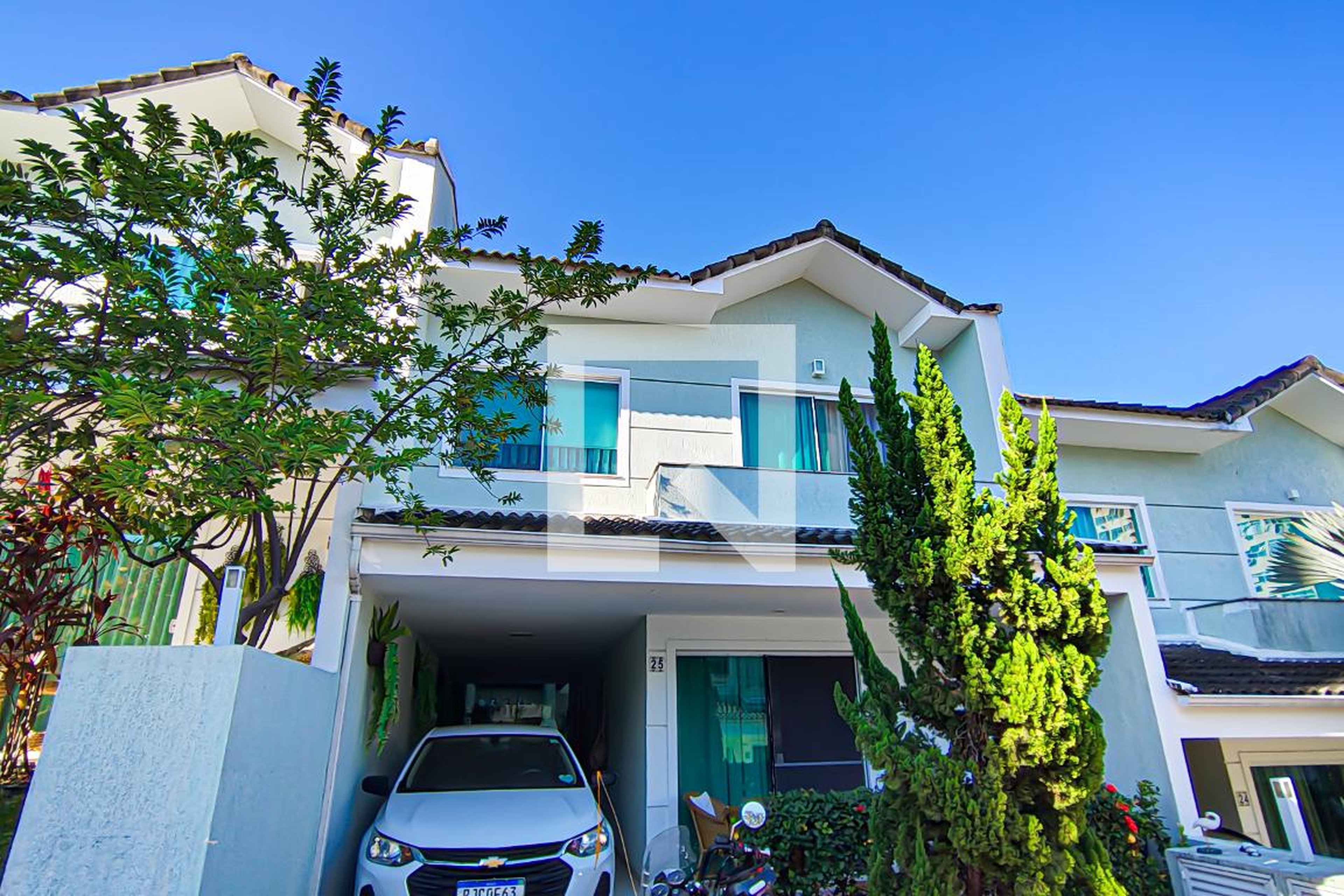 Fachada Condomínio em Rua Geminiano Góis, 1