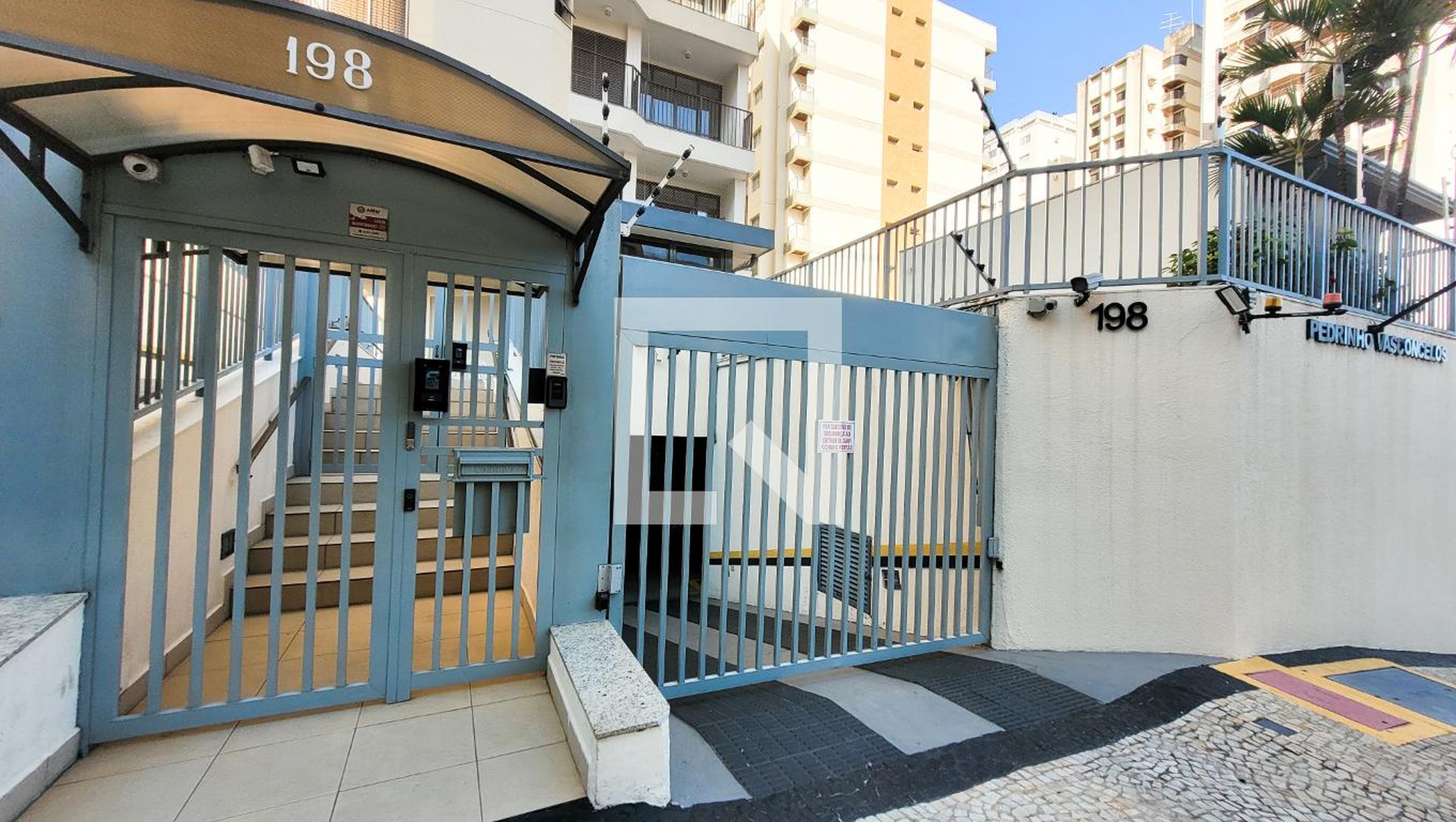 Fachada Condomínio em Rua Santos Dumont, 198