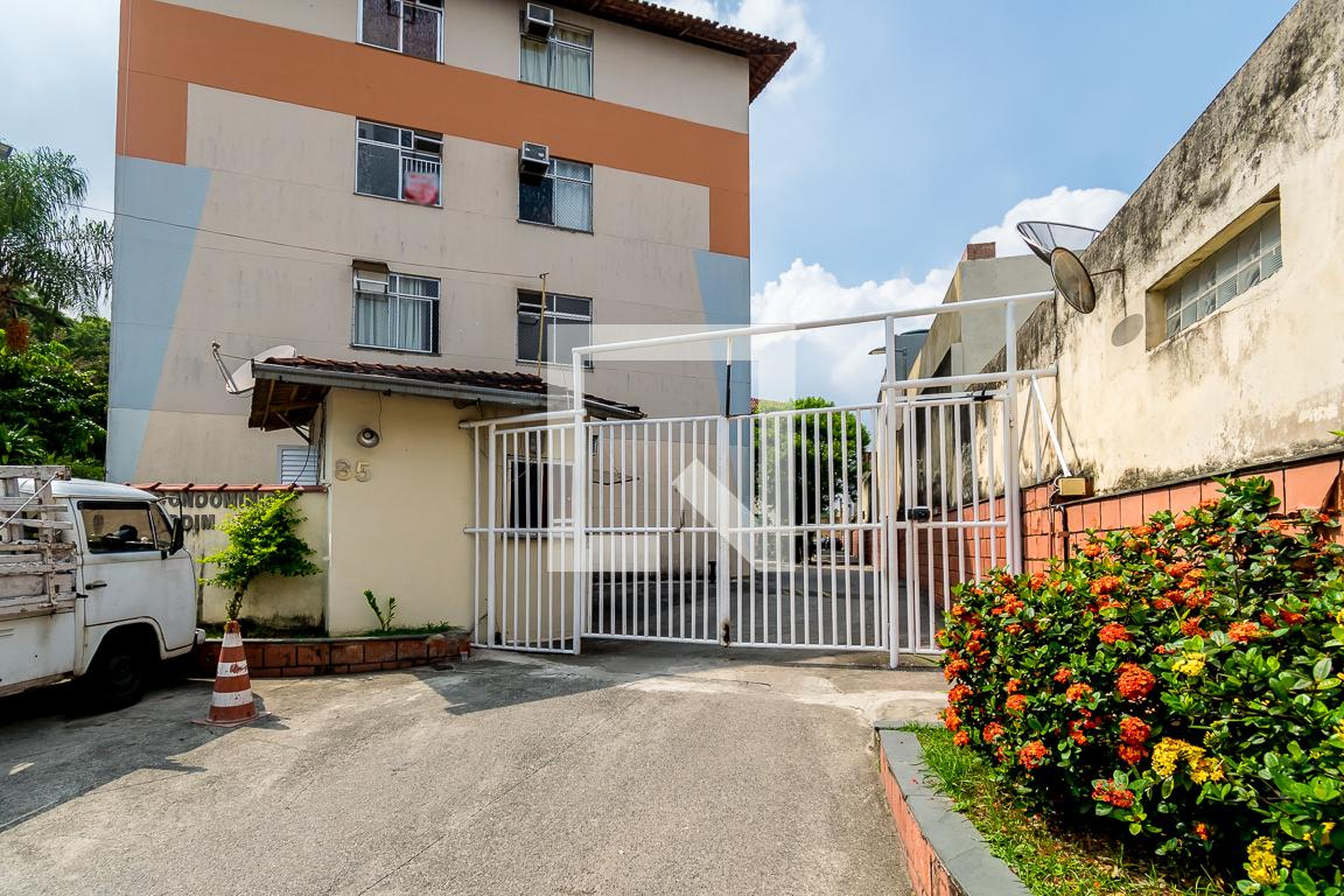 Fachada do condomínio Residencial Jardim Real