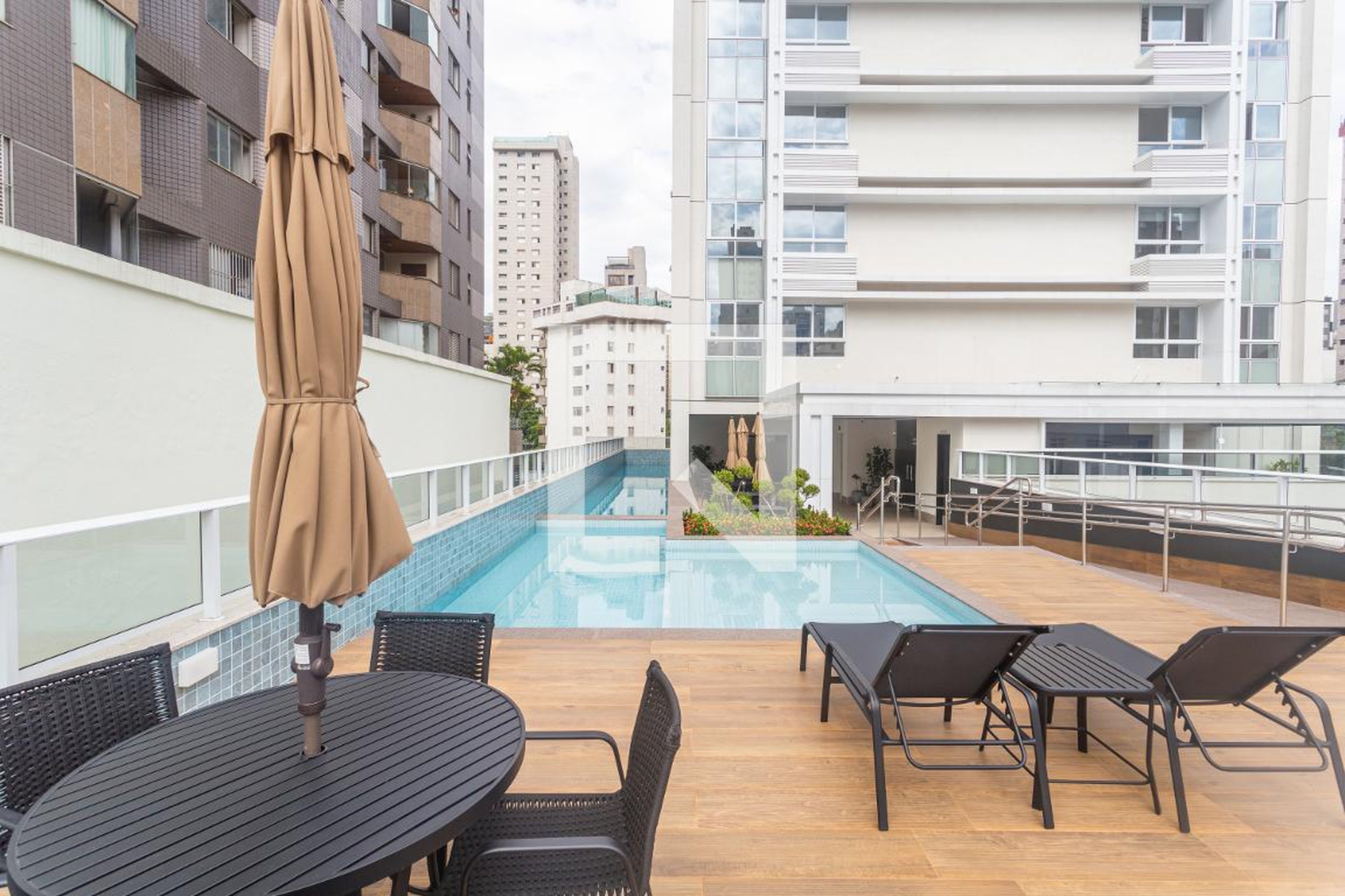 Área da Piscina - Alvarenga Residence