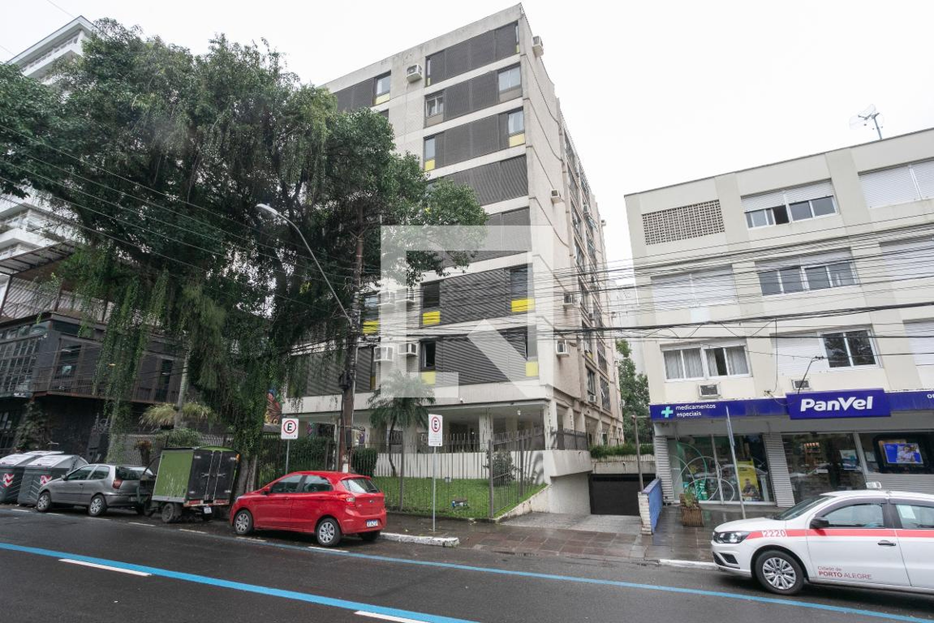 Fachada do Prédio Condomínio em Rua 24 de Outubro, 700