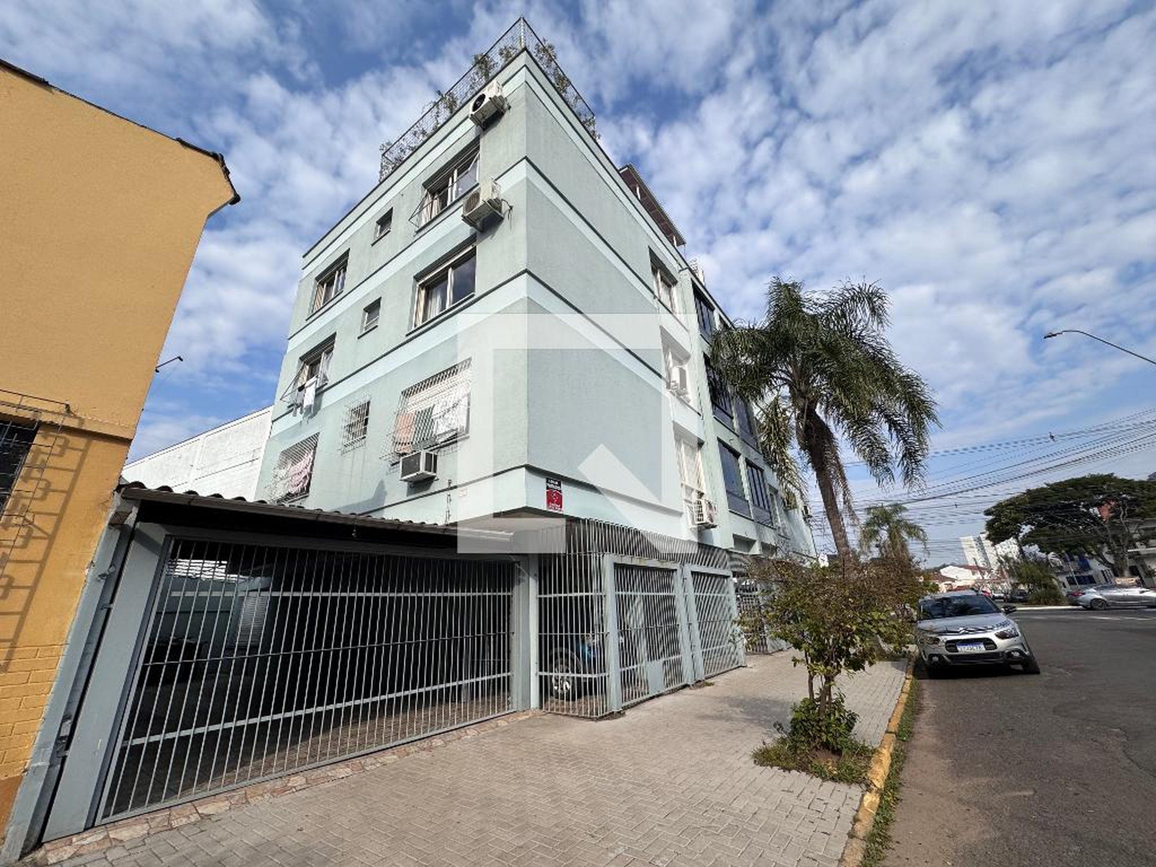 Fachada Condomínio em Rua São João, 1364