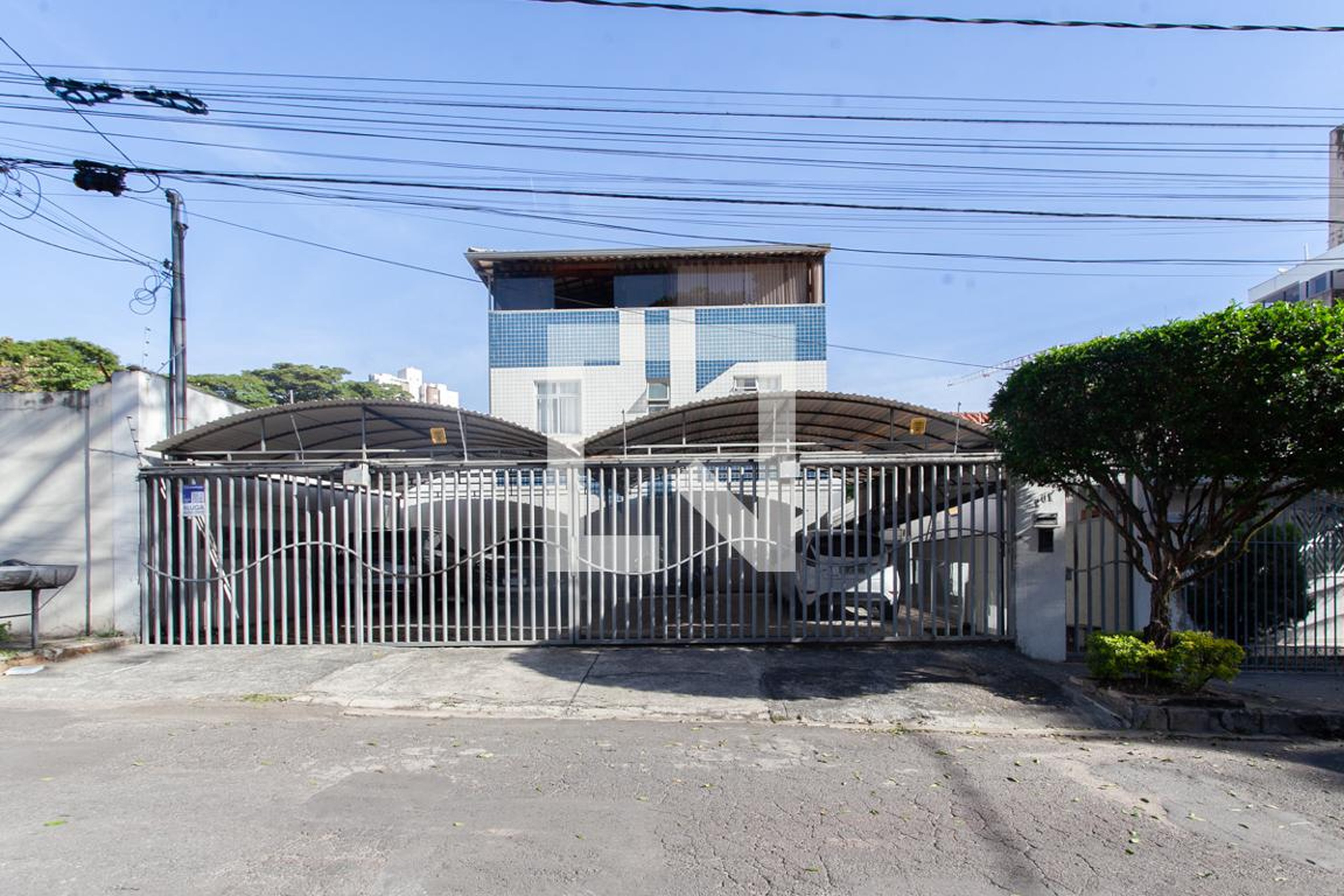 Fachada Condomínio em Rua Creso Barbi, 101