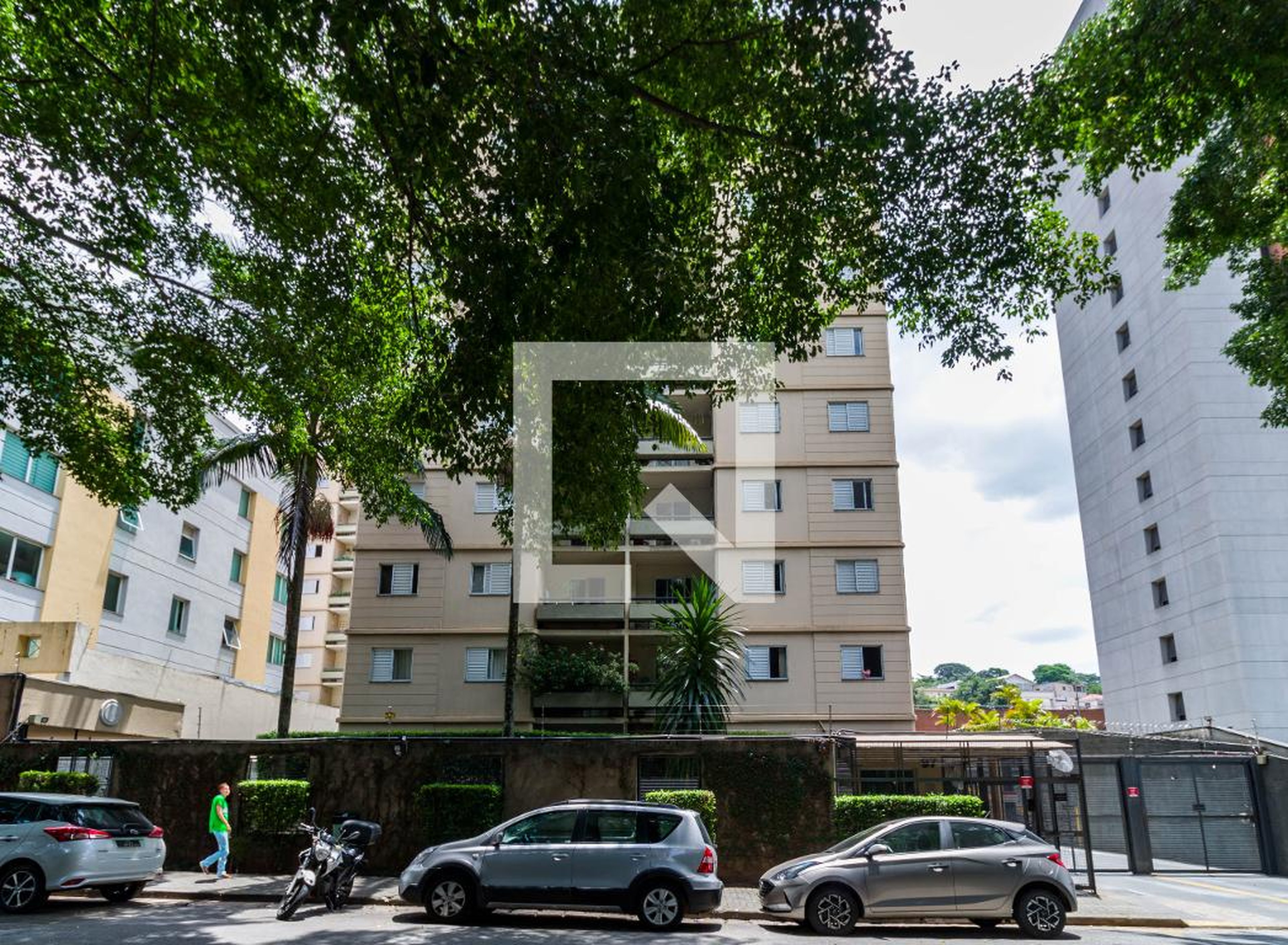 Fachada Condomínio em Rua Edward Joseph, 4