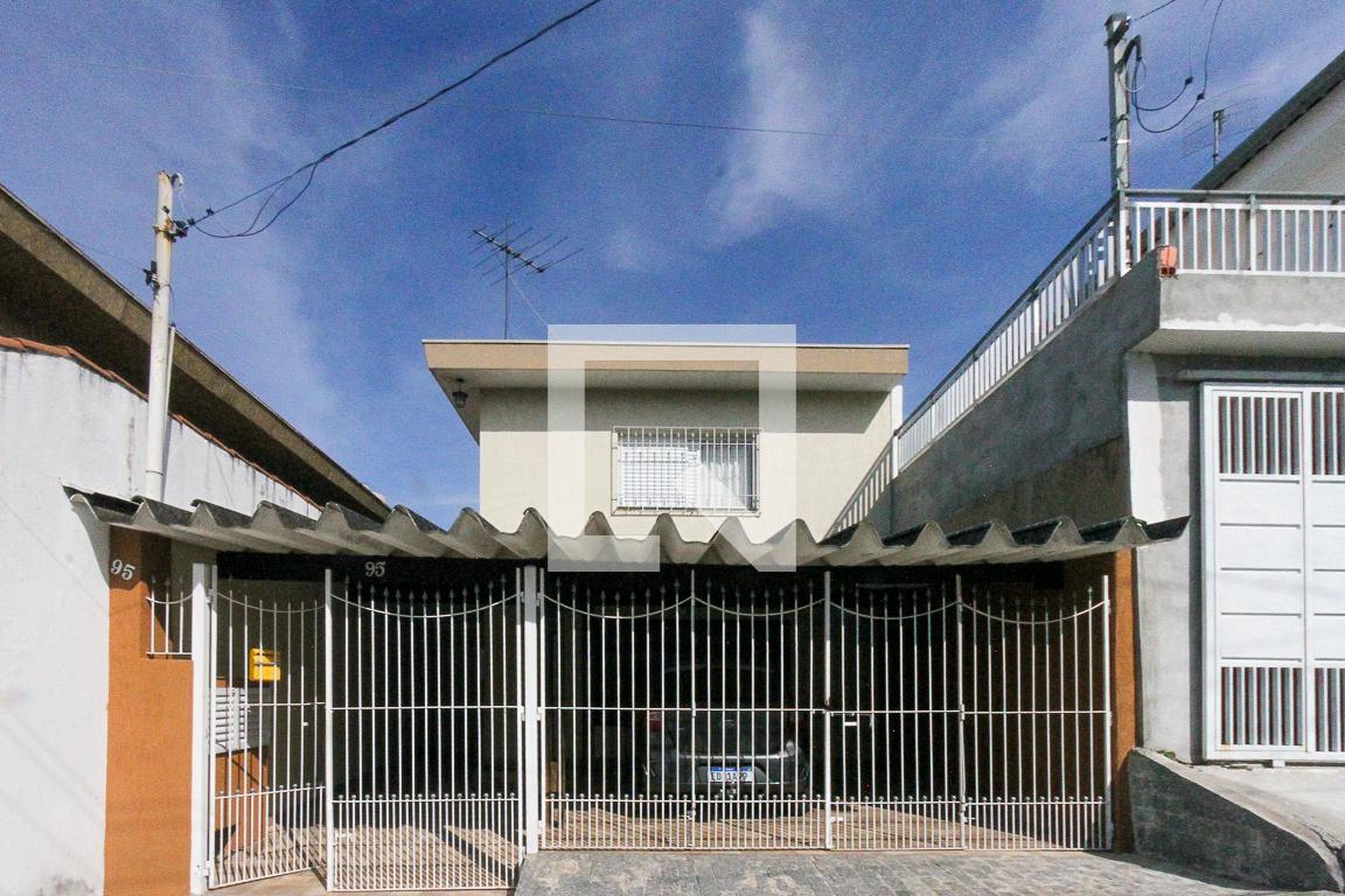 Fachada Condomínio em Rua Francisco Paulino Sobrinho, 95