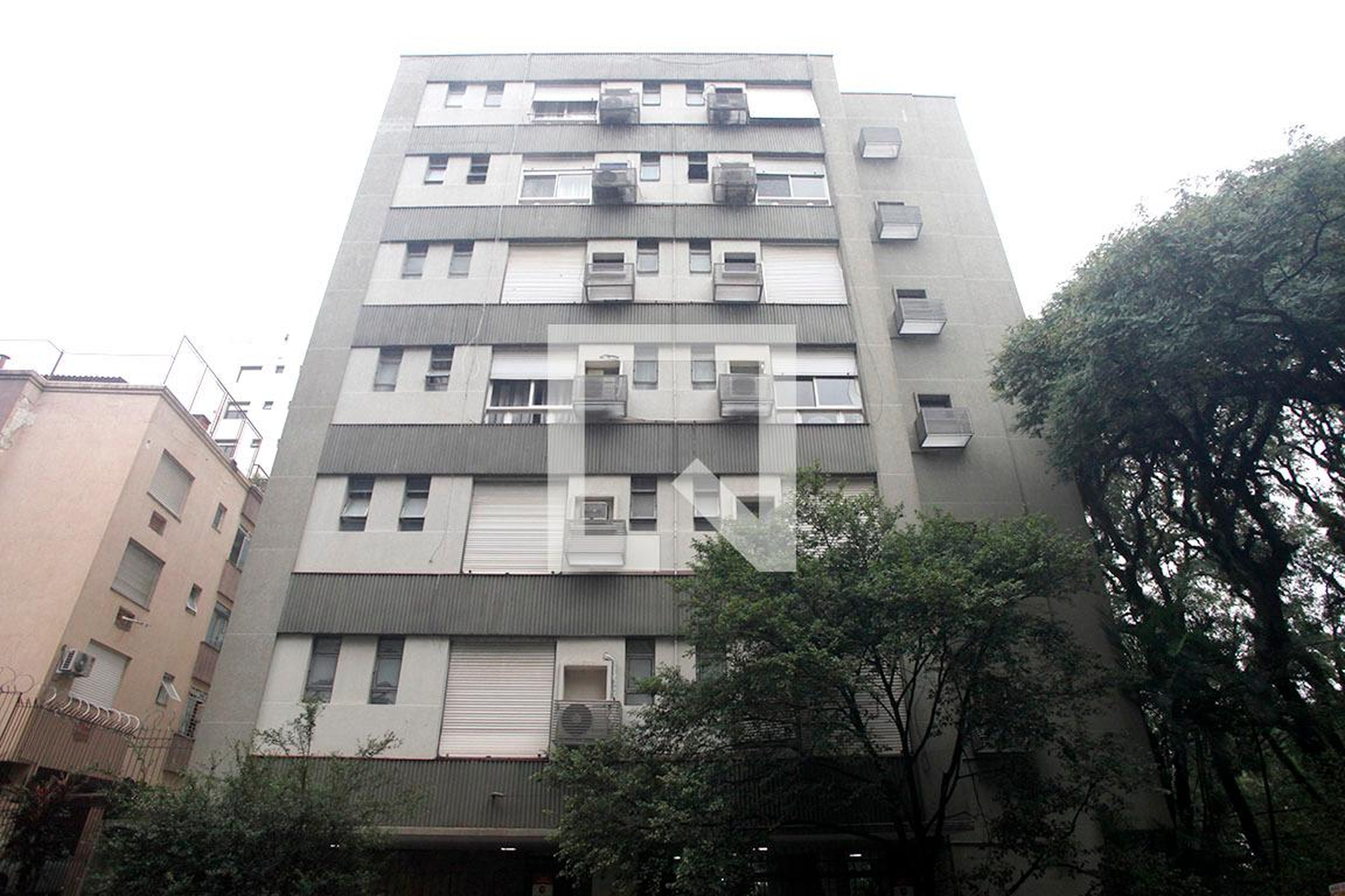 Fachada Condomínio em Rua Pinheiro Machado, 119