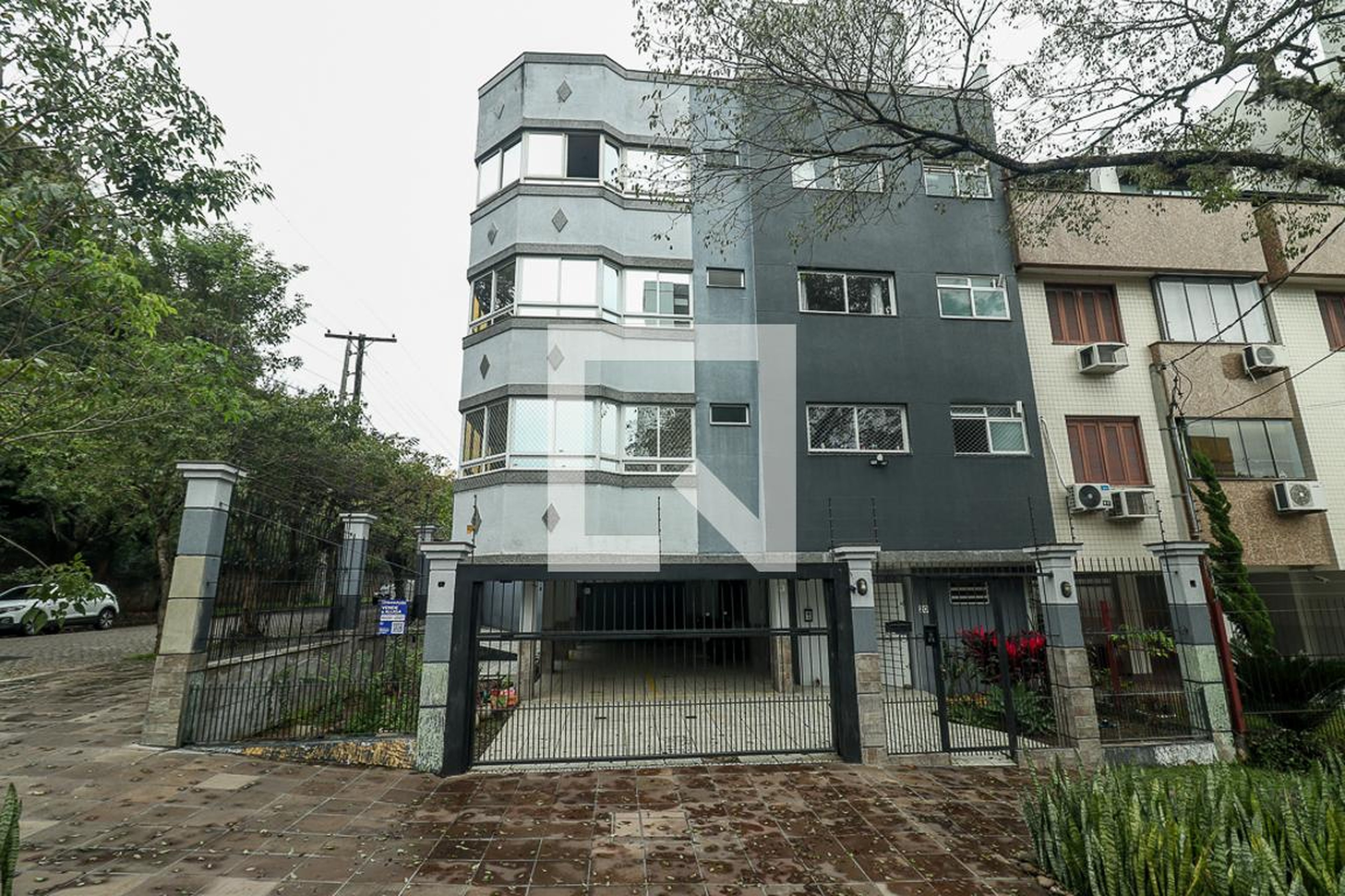 Fachada Condomínio em Rua General Couto de Magalhães, 2079