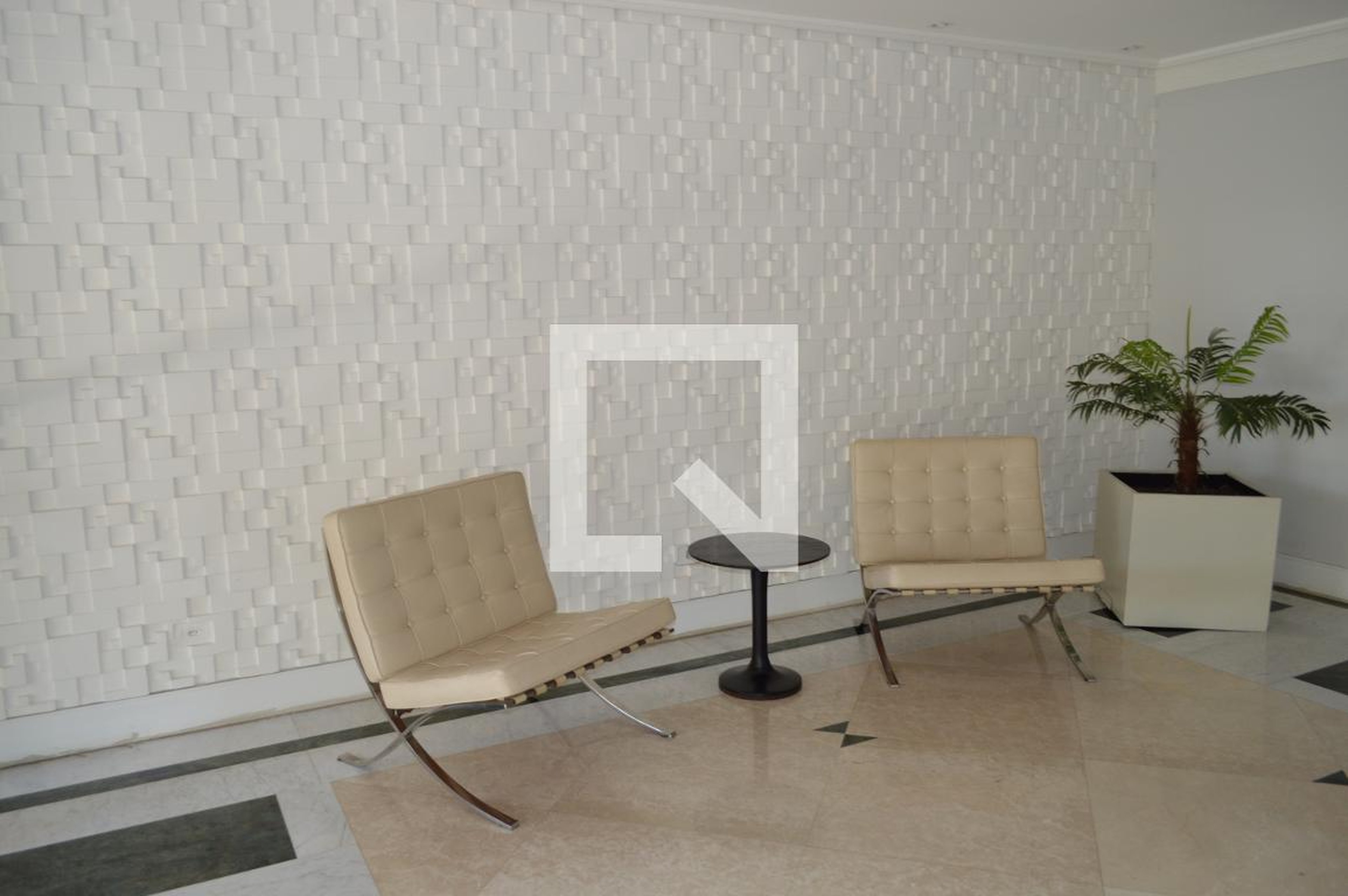 Hall - Swiss Cottage