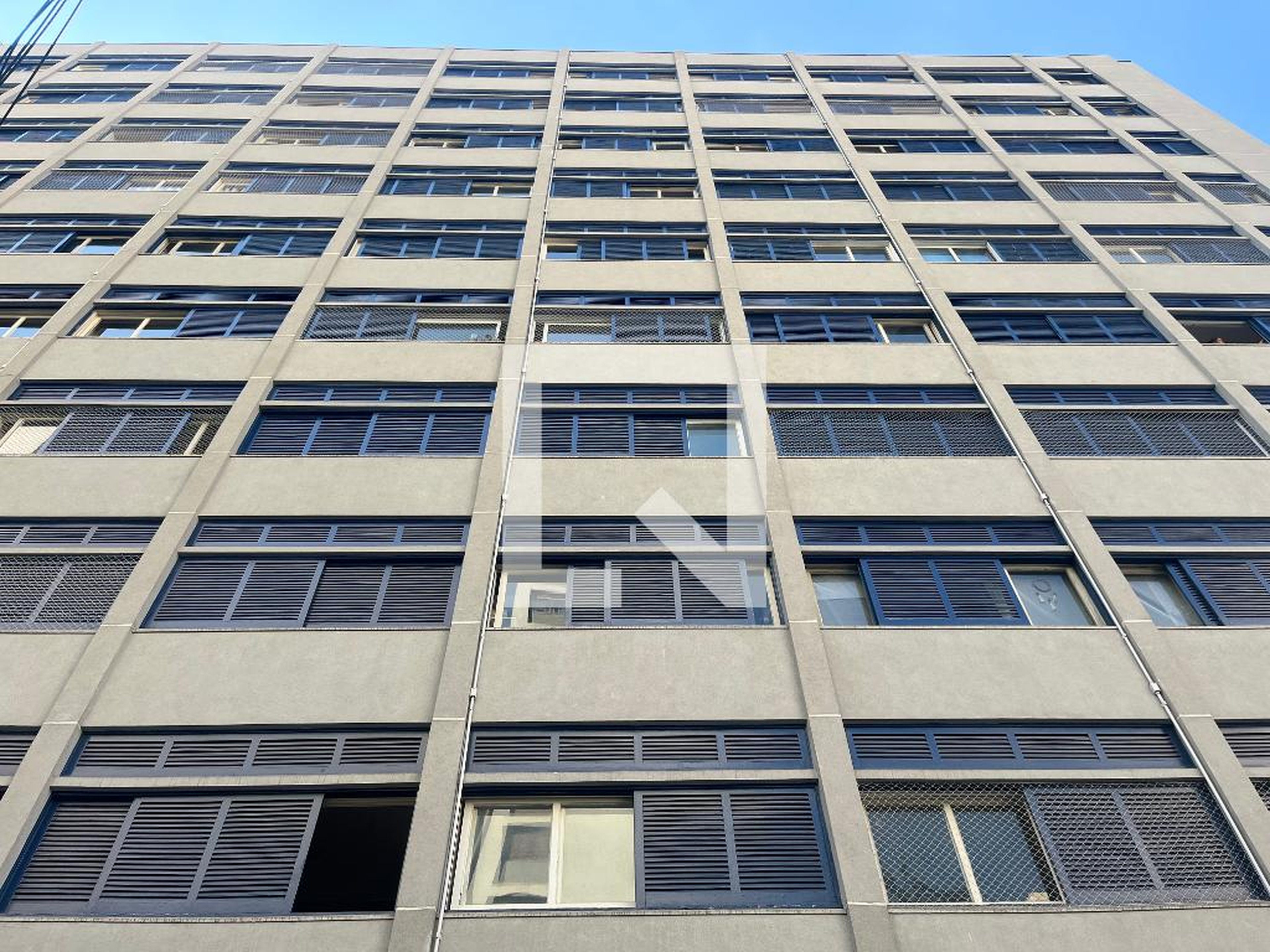 Fachada do Prédio Condomínio em Rua Doutor Cândido Espinheira, 404