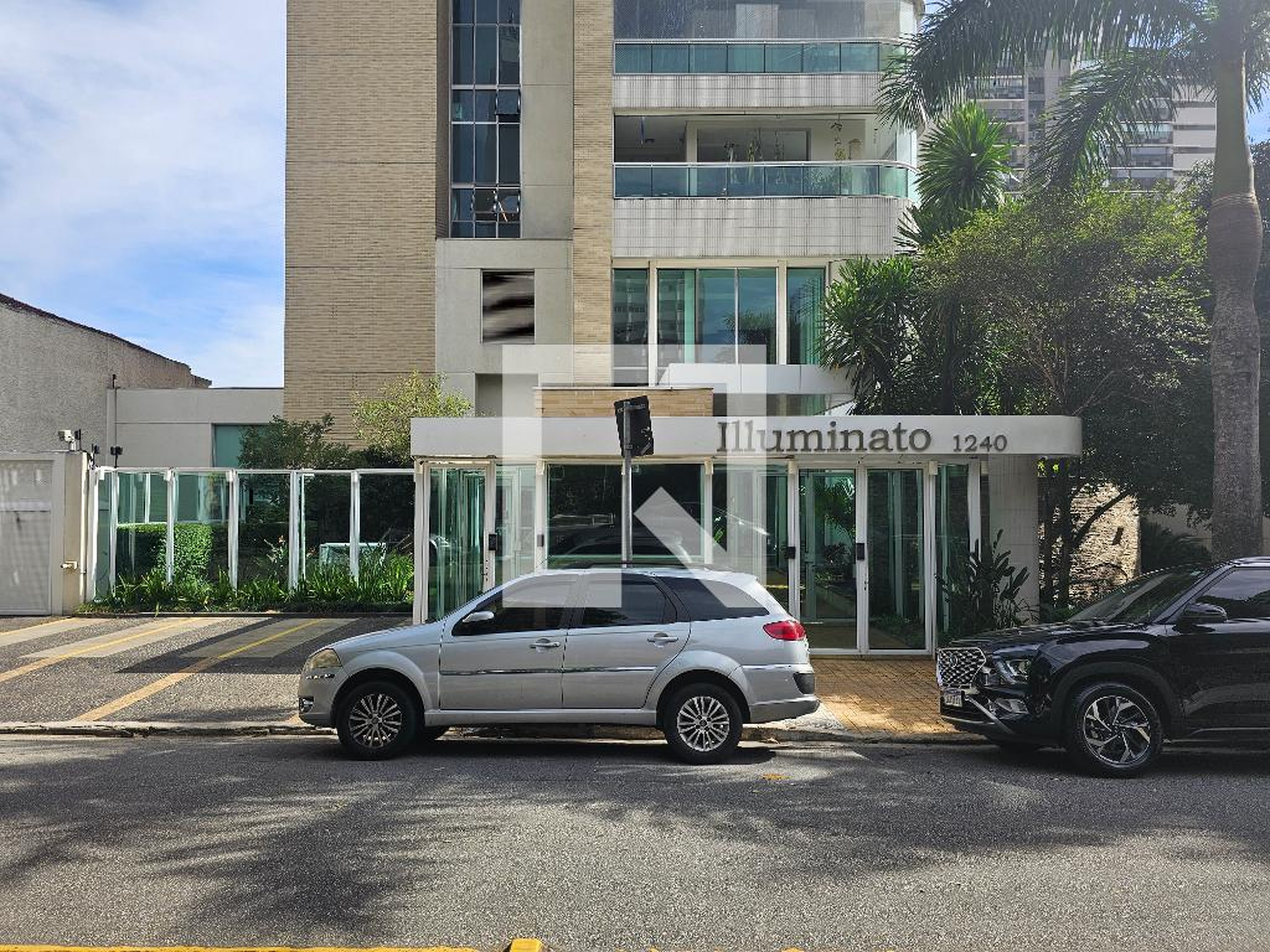 Fachada Condomínio em Rua Monte Alegre, 1244