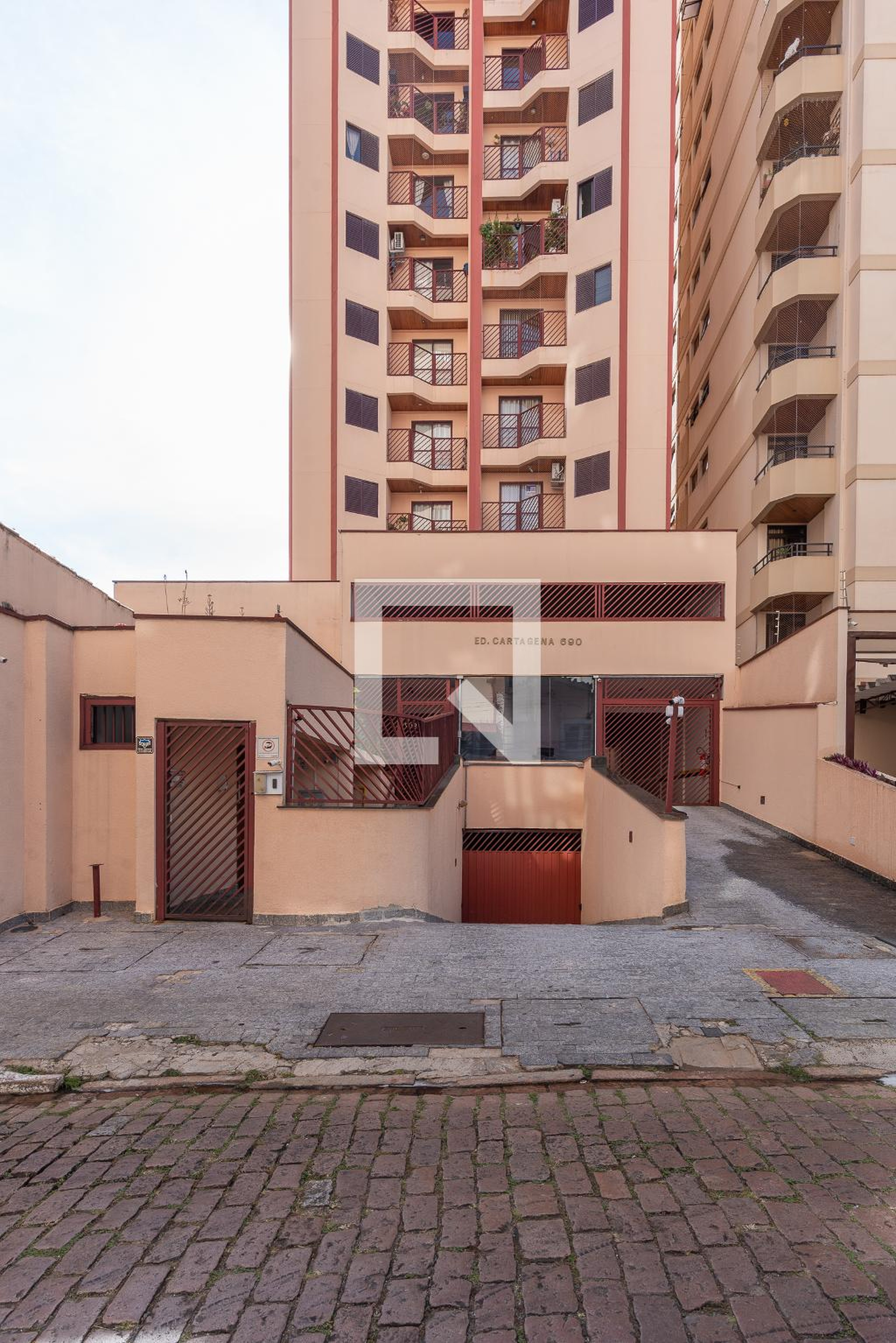 Fachada do Prédio Condomínio em Rua Doutor Quirino, 690