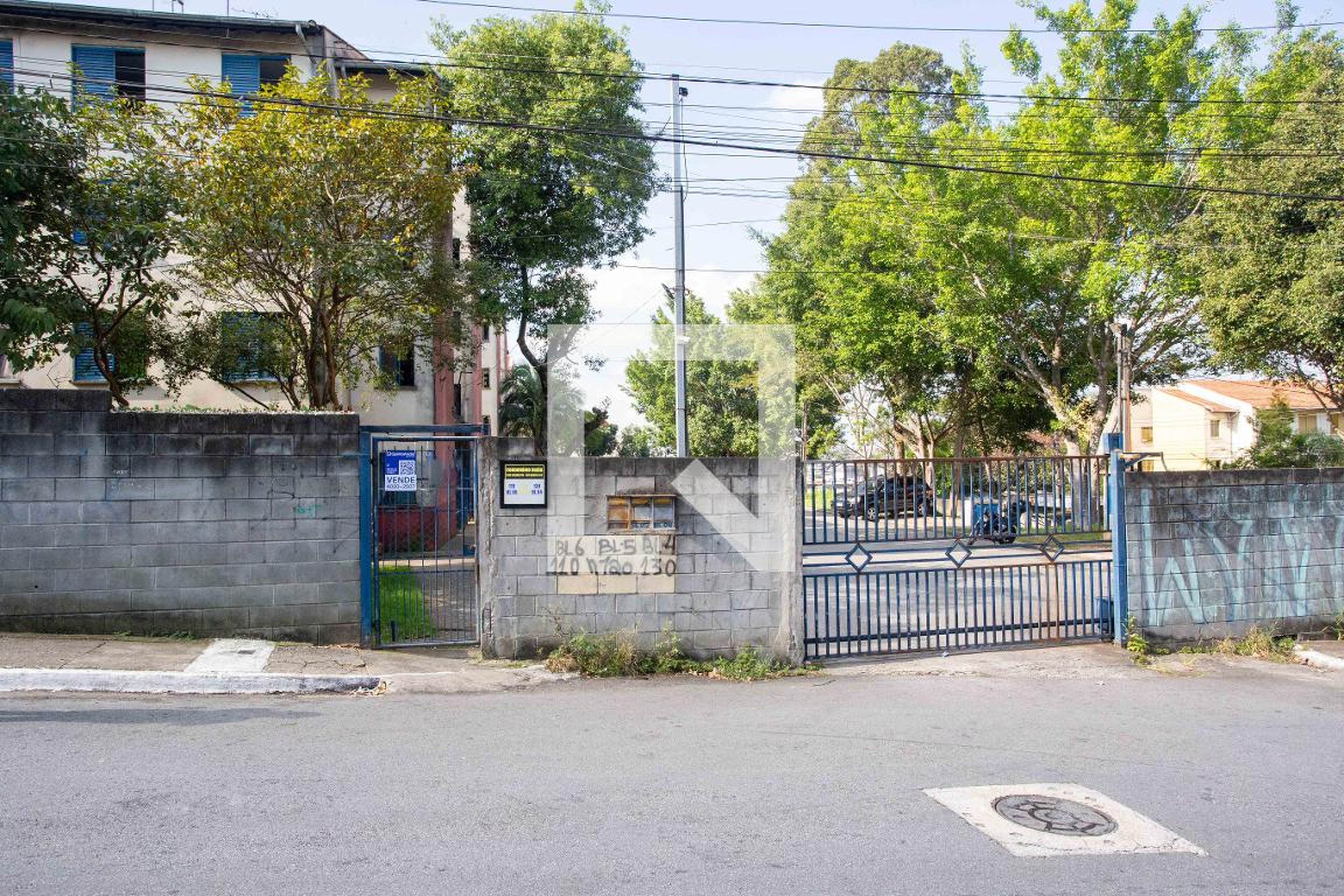 Fachada do condomínio Condomínio em Rua Socialista, 130