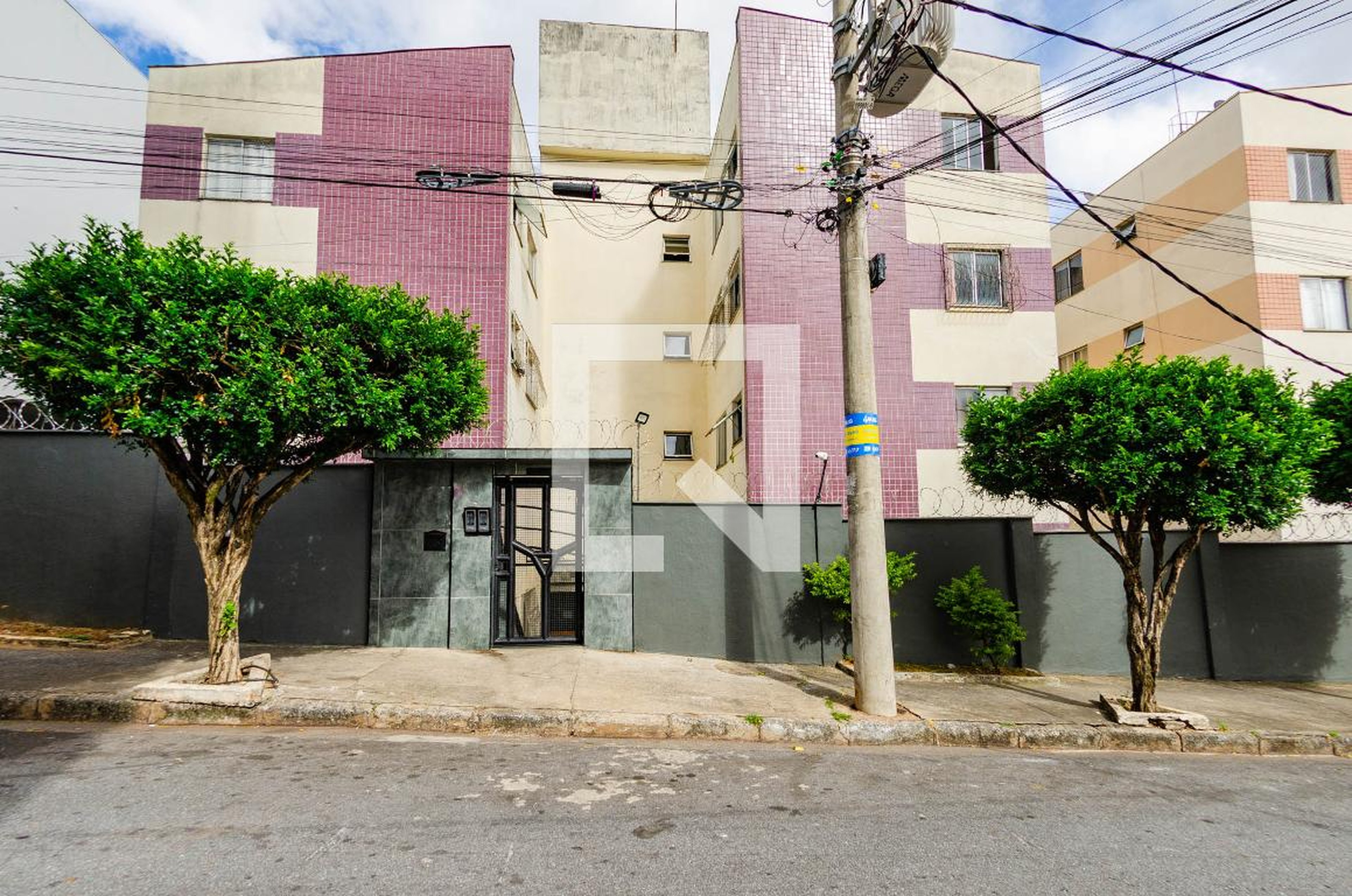 Fachada Condomínio em Rua Batista Carneiro, 136