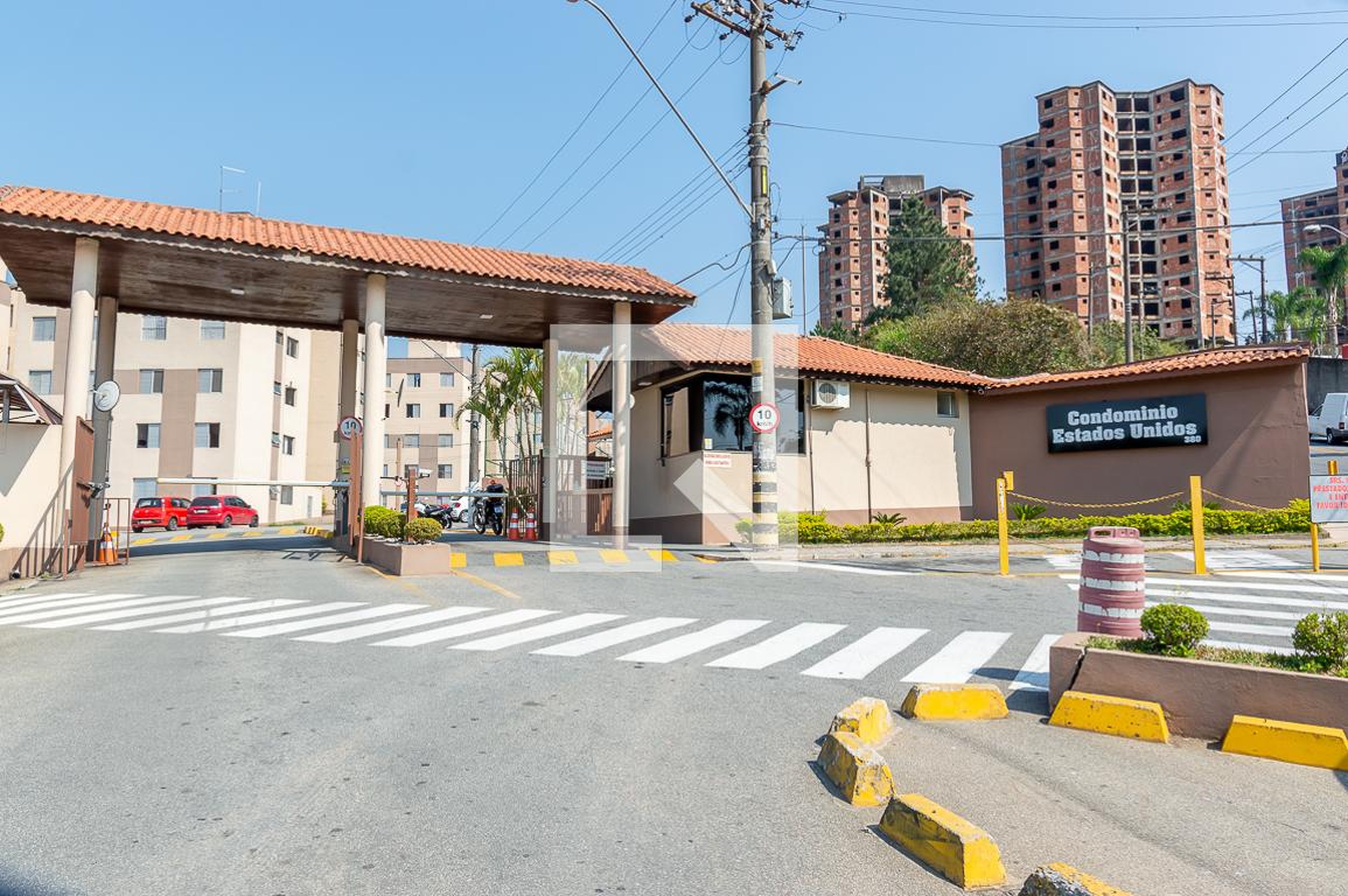 Fachada do Condomínio Condomínio Estados Unidos