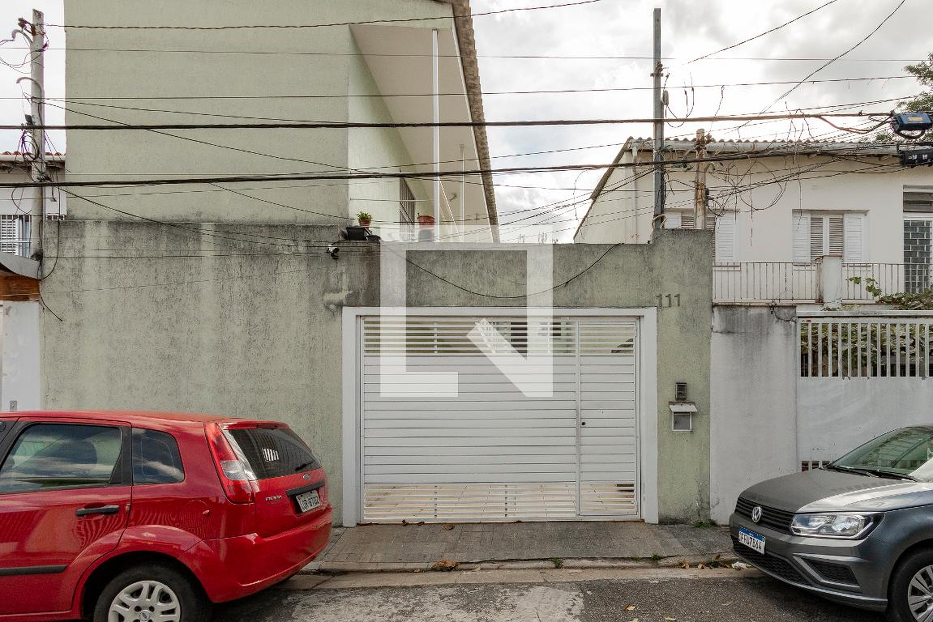 Fachada Condomínio em Rua Osvaldo de Andrade, 111