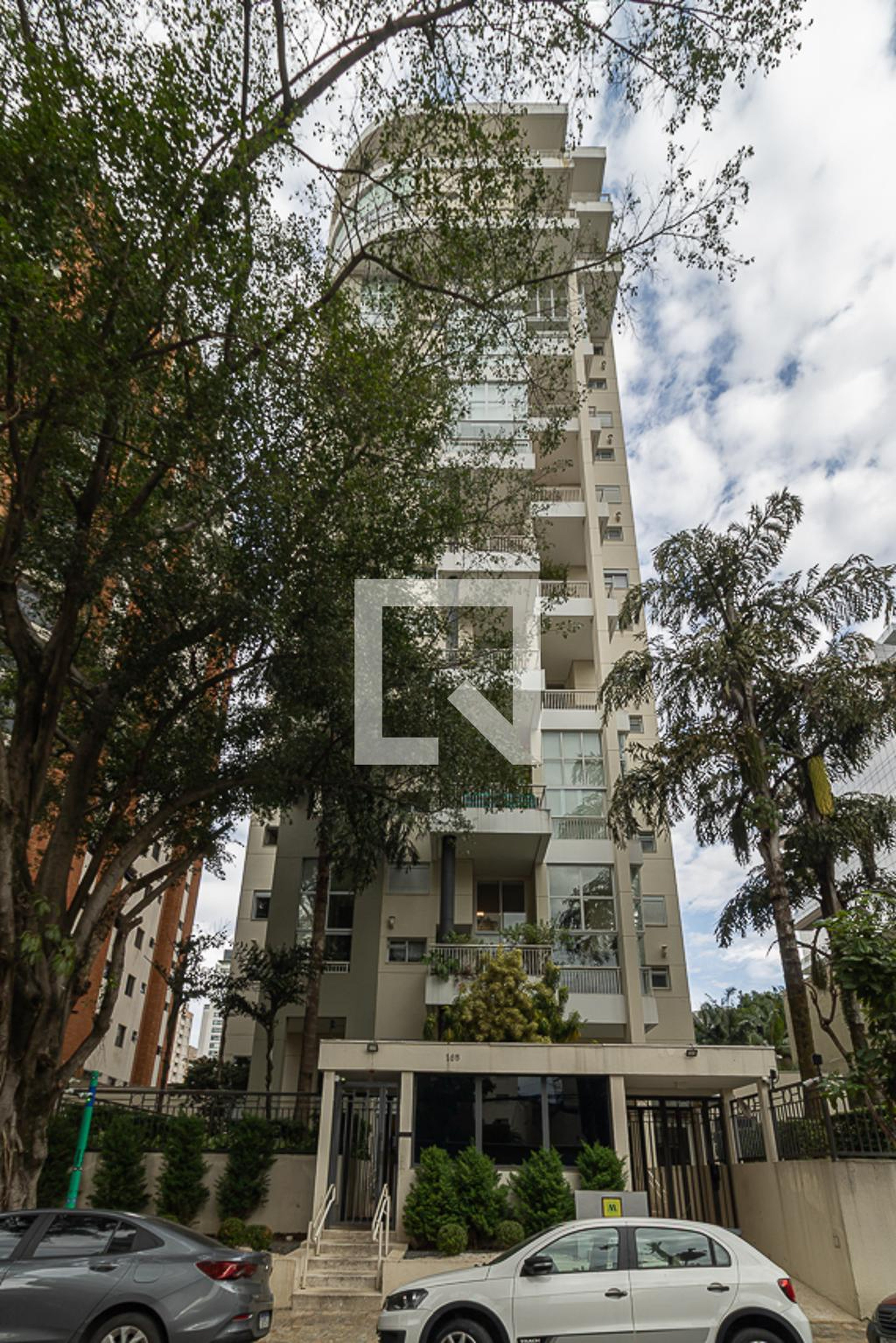 Fachada do Prédio Condomínio Magnum Duplex