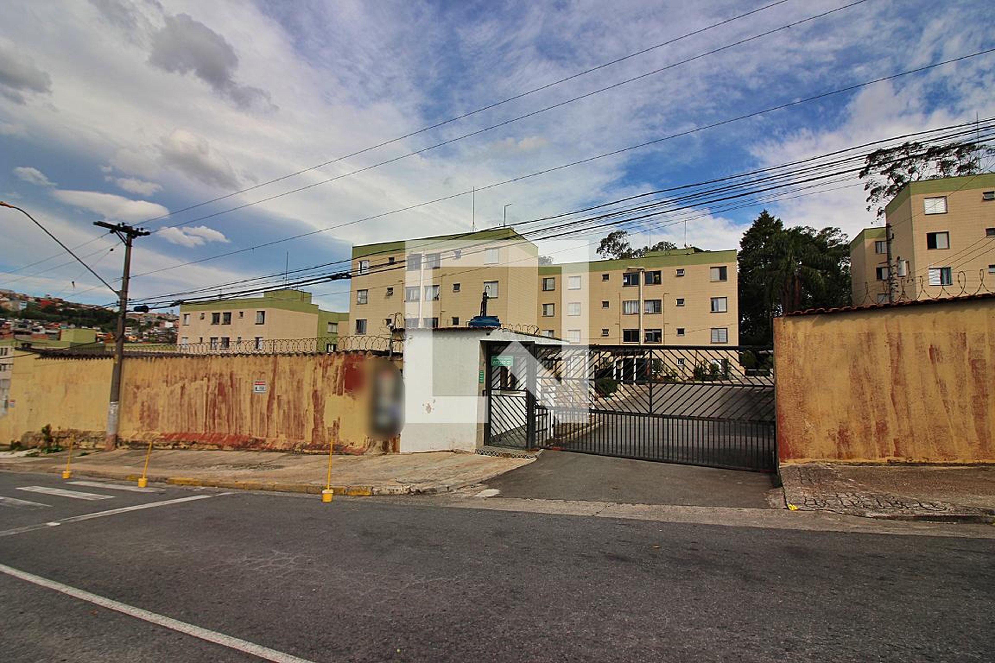 Fachada Condomínio em Rua Antônio Seixas Leite Ribeiro, 27