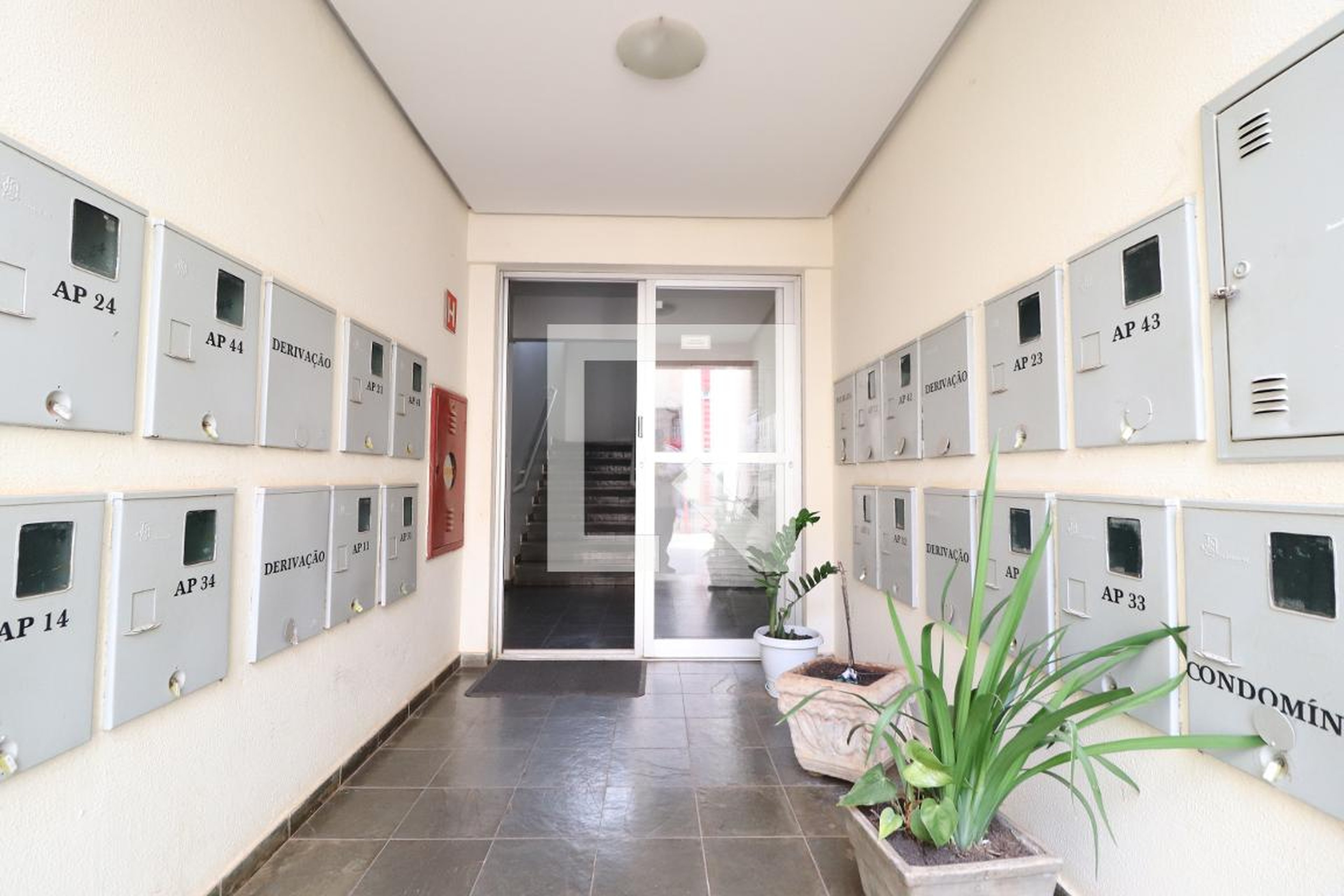 Hall de entrada - Residencial Jardim Ozanan II