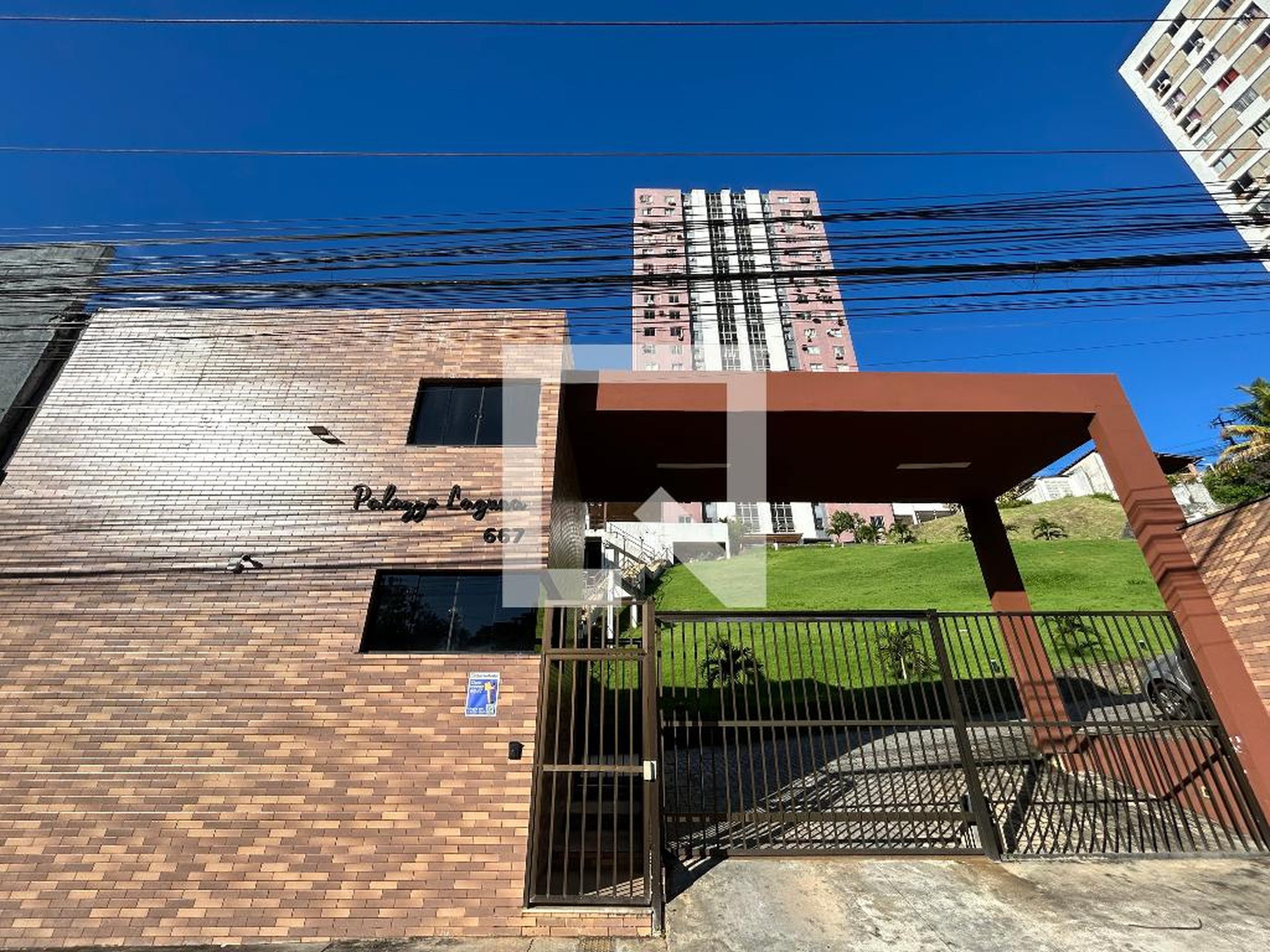 Fachada Condomínio em Avenida Anita Garibaldi, 667