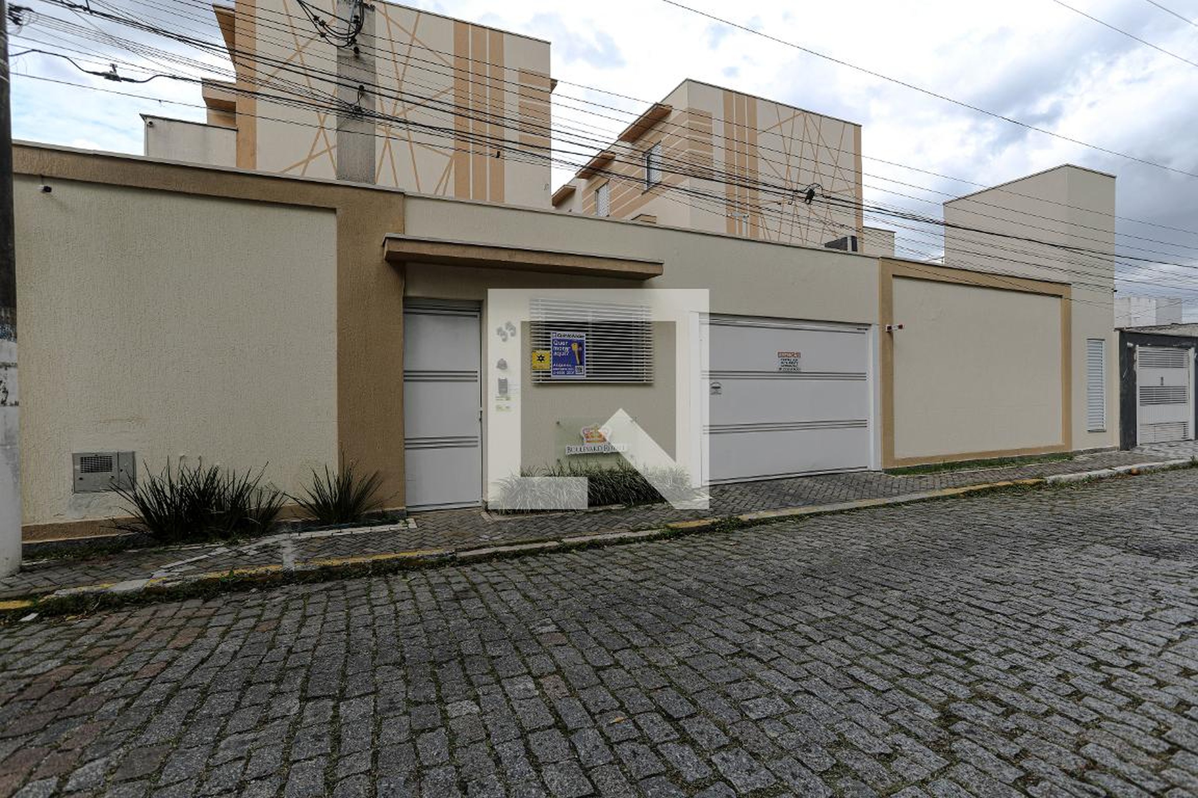 Fachada Condomínio em Rua Otávio Miguel da Silva, 33