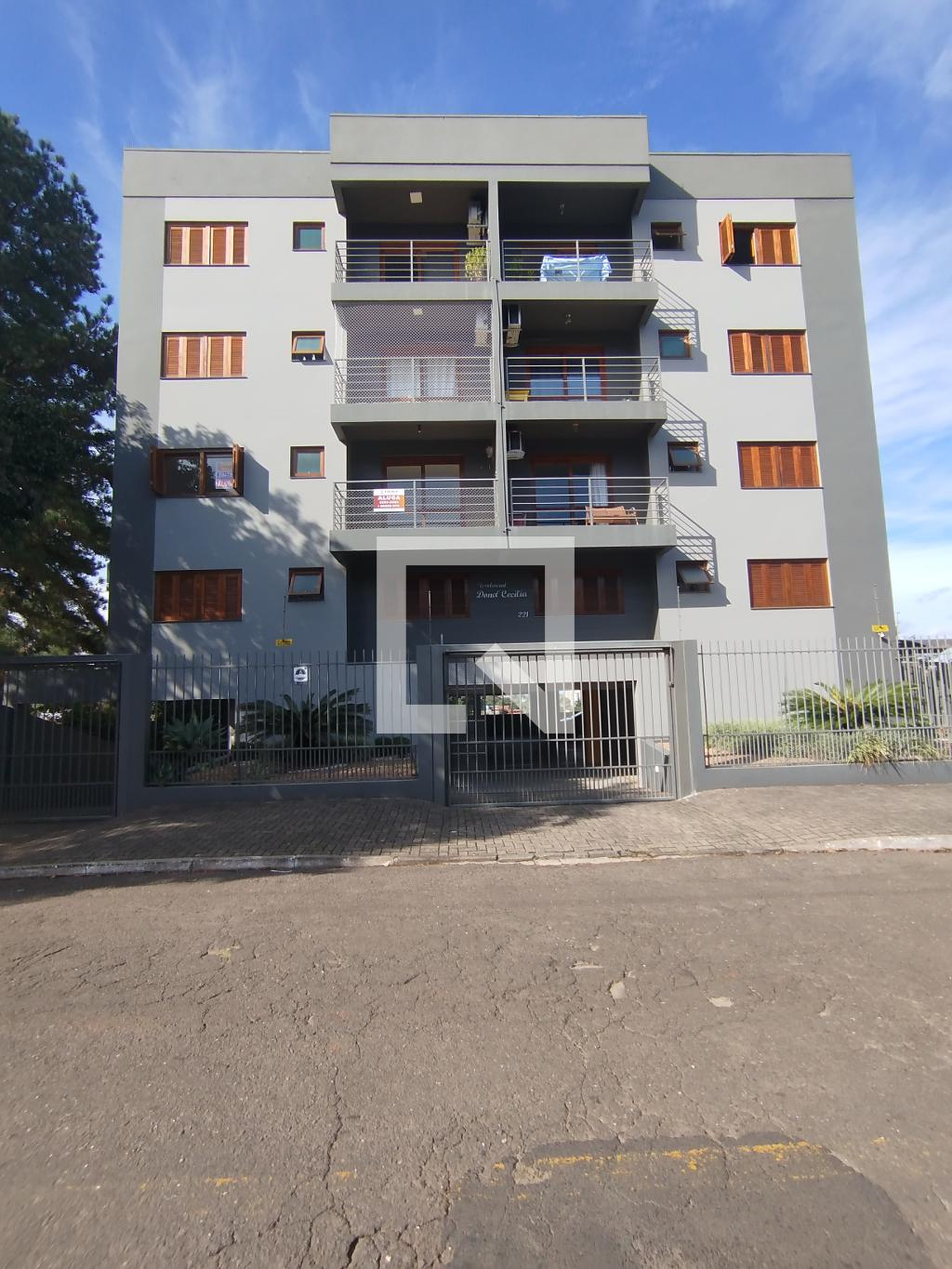 Fachada Condomínio em Rua Frederico Groehs Neto, 221