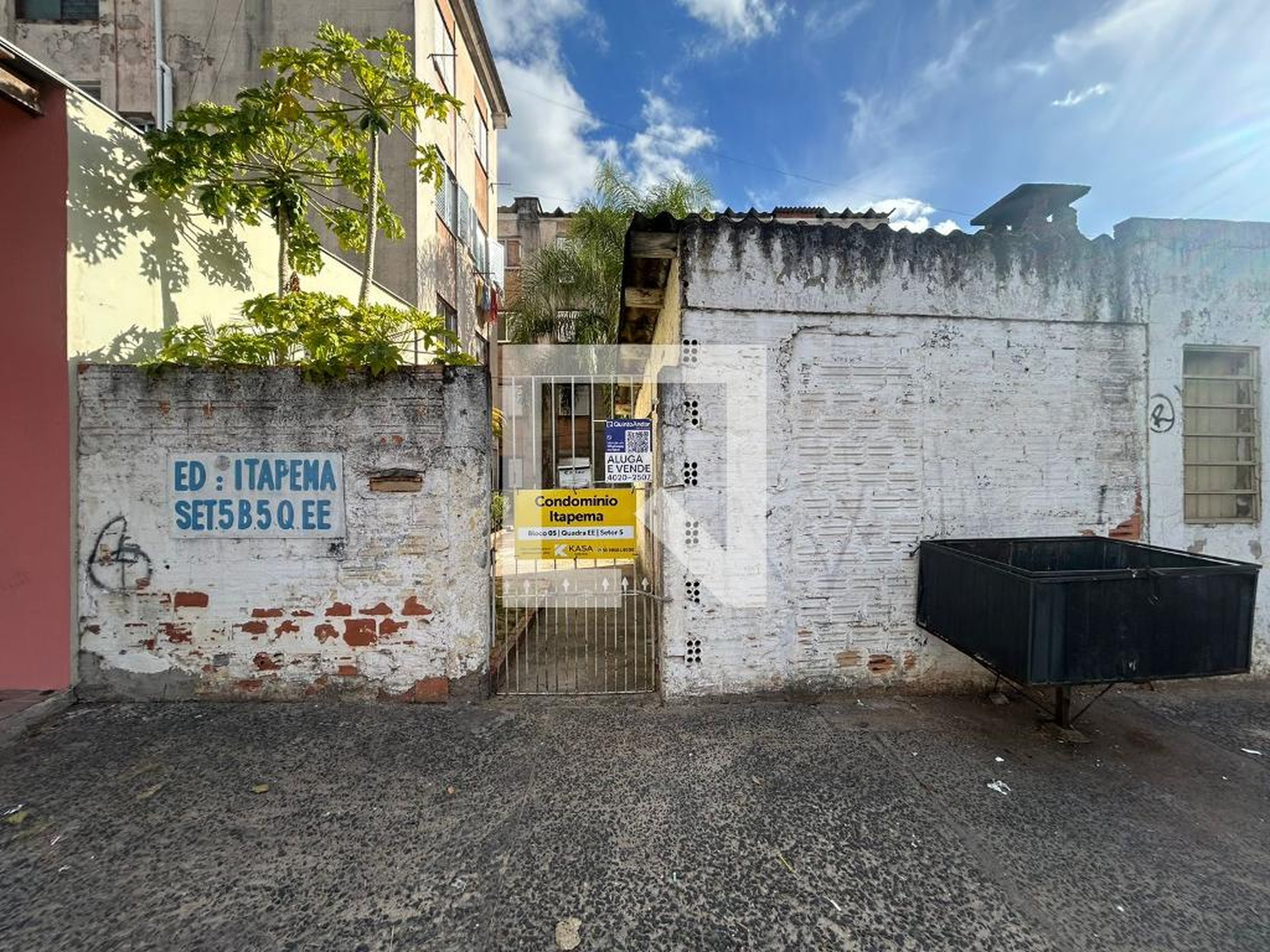 Fachada Condomínio em Avenida Dezessete de Abril, 100