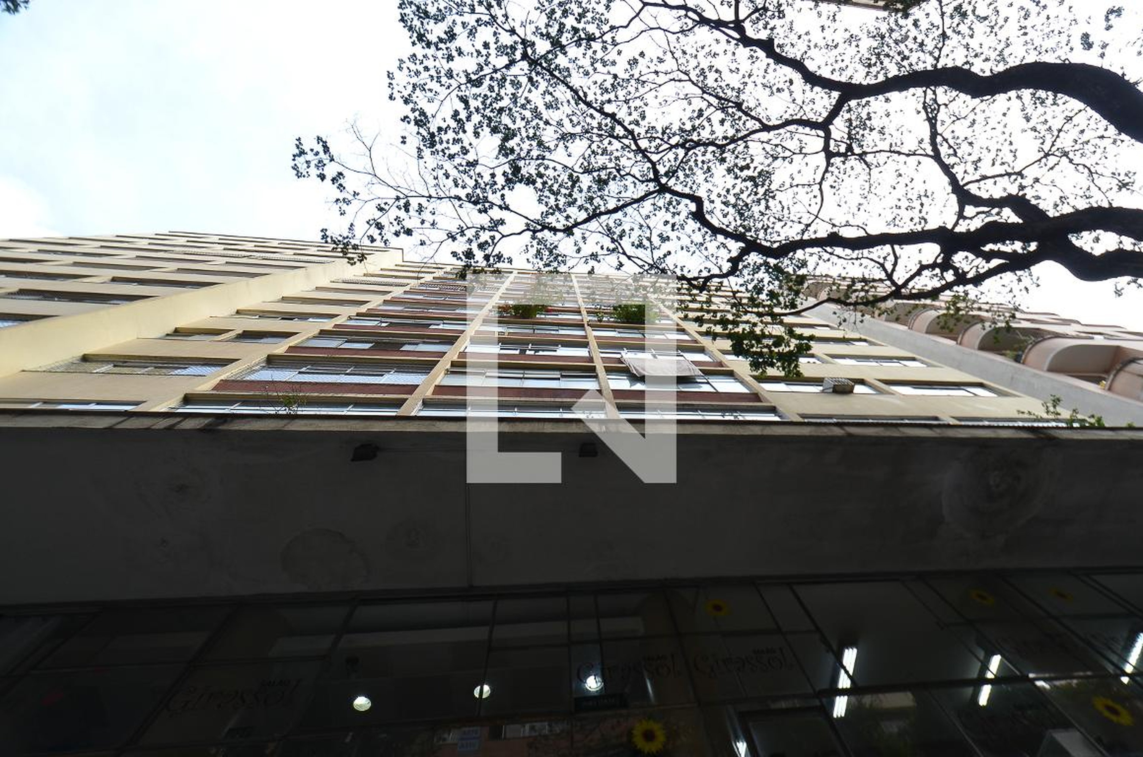 Fachada Condomínio em Rua dos Tupis, 287