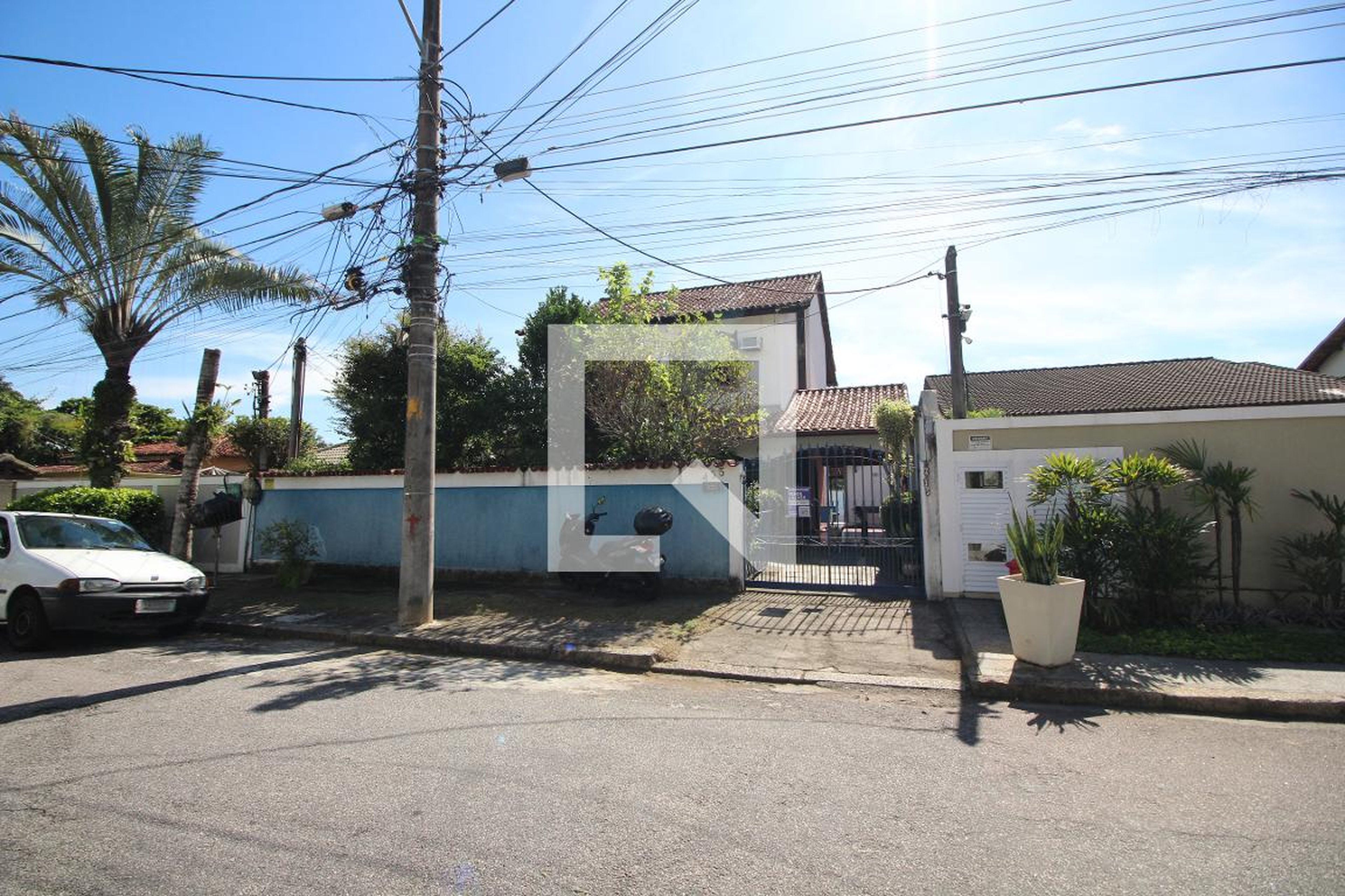 Fachada Condomínio em Rua Fritz Feigl, 435