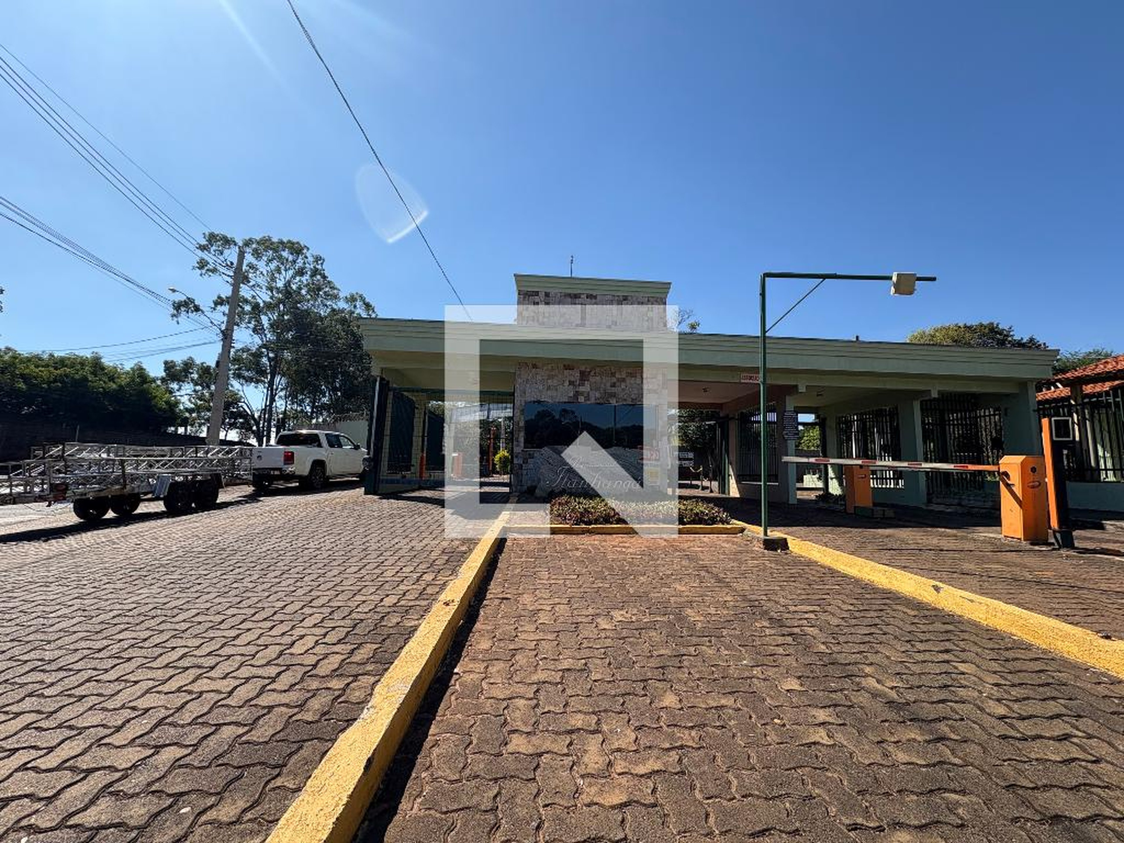 Fachada Condomínio em Rua Dagmar Pereira Lima (Dona Filhinha), 7