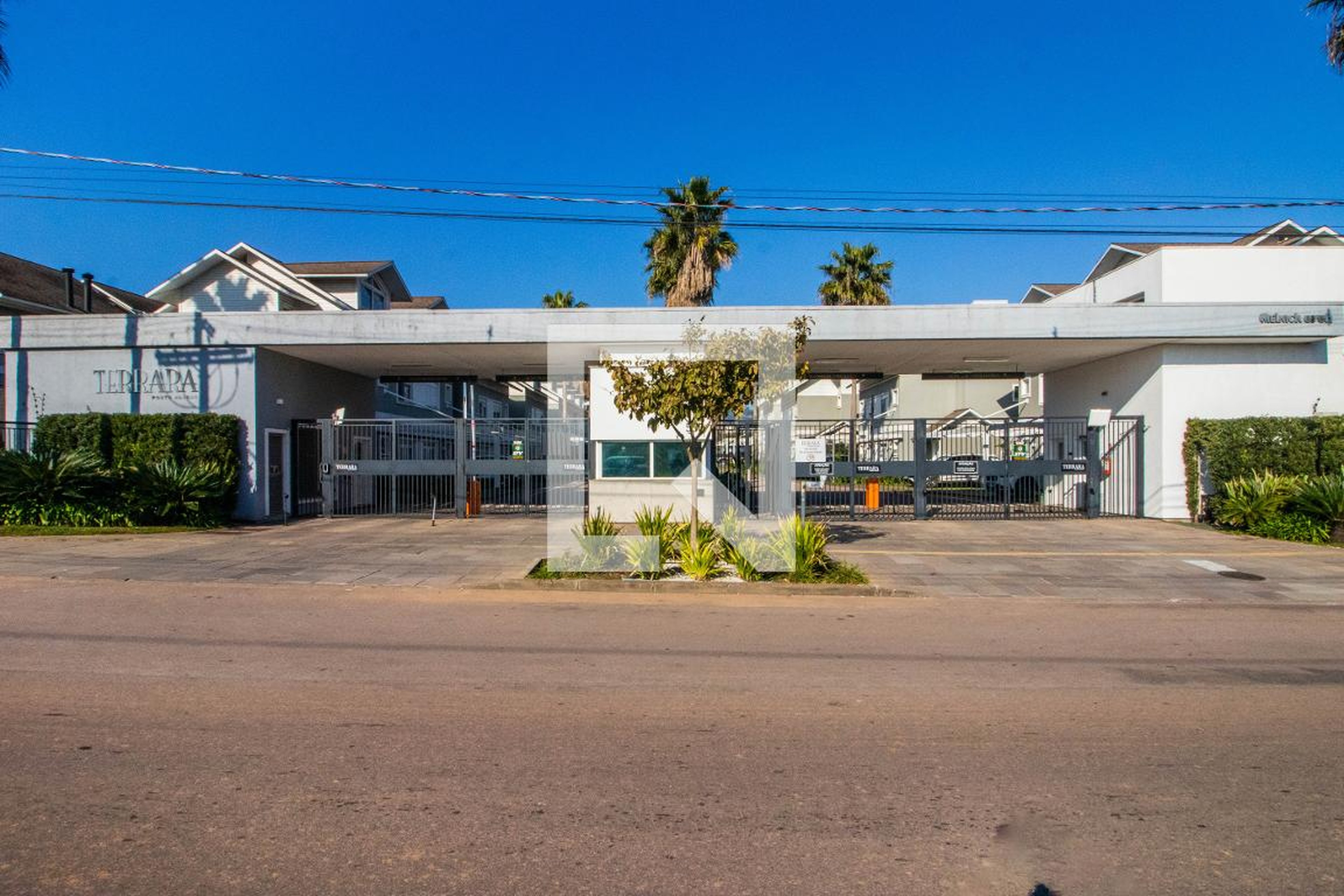 Fachada do Condomínio Condomínio Terrara