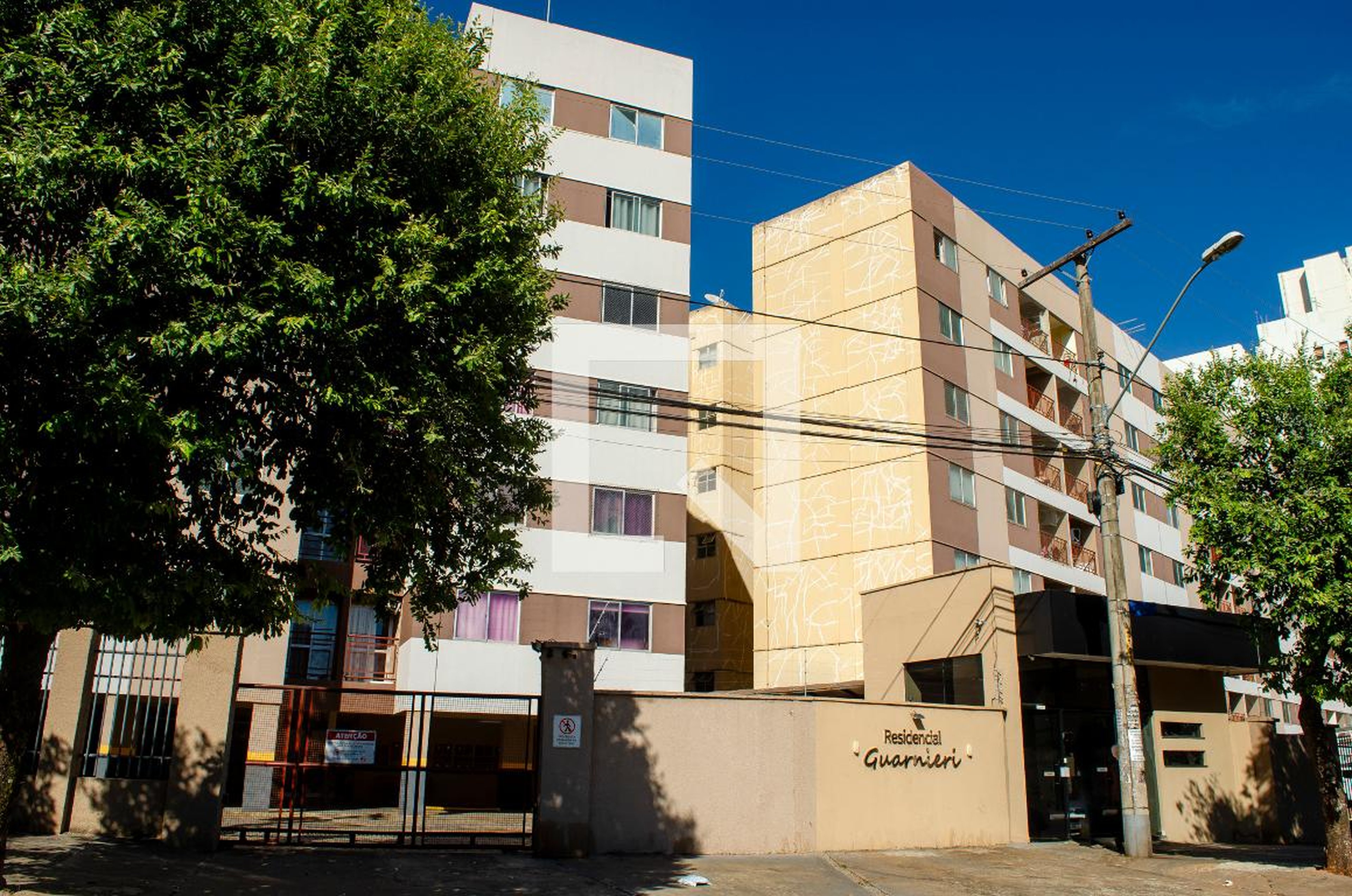 Fachada Condomínio em Rua 6-A, 250
