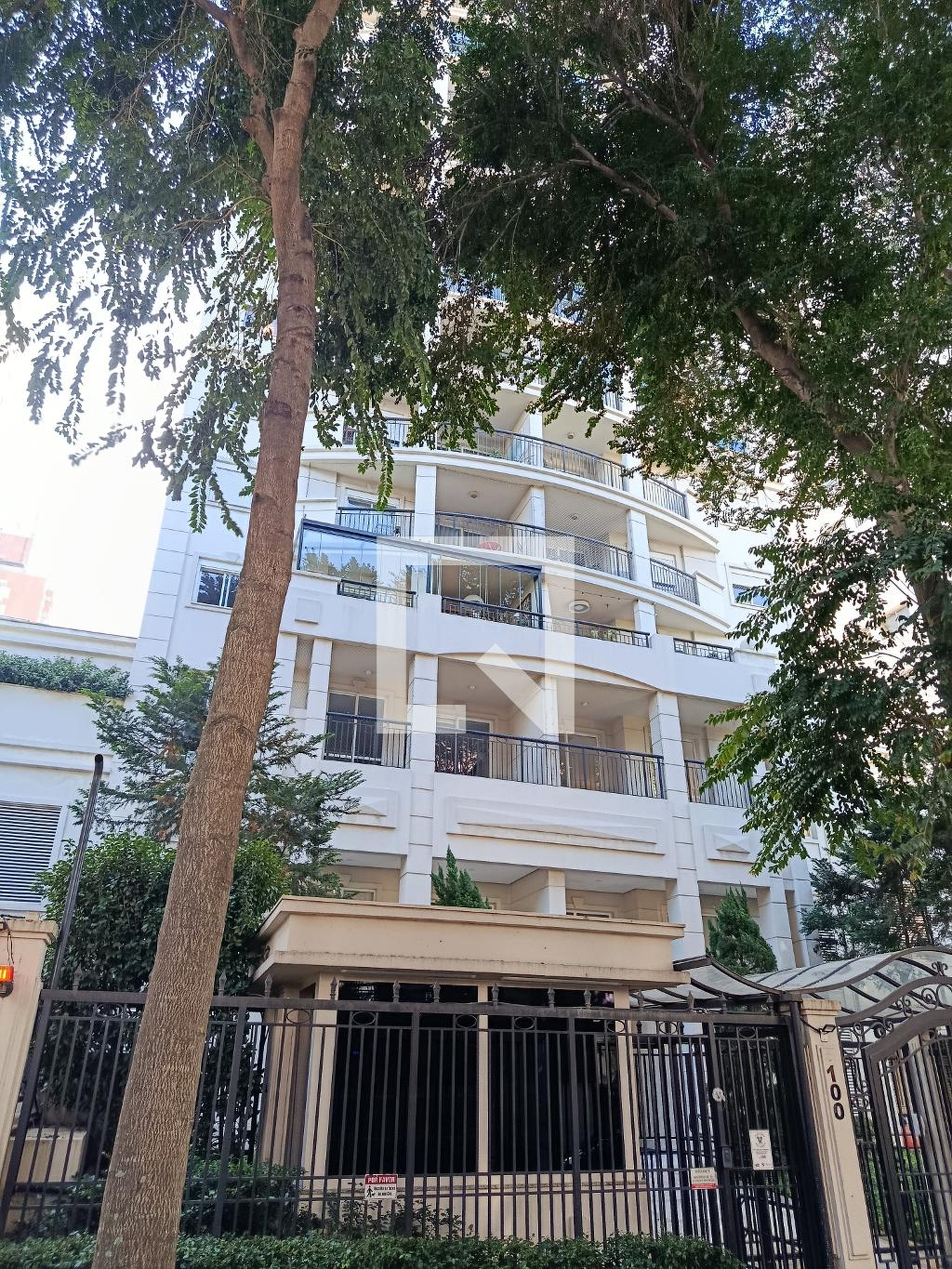 Fachada Condomínio La Galerie Vila Madalena