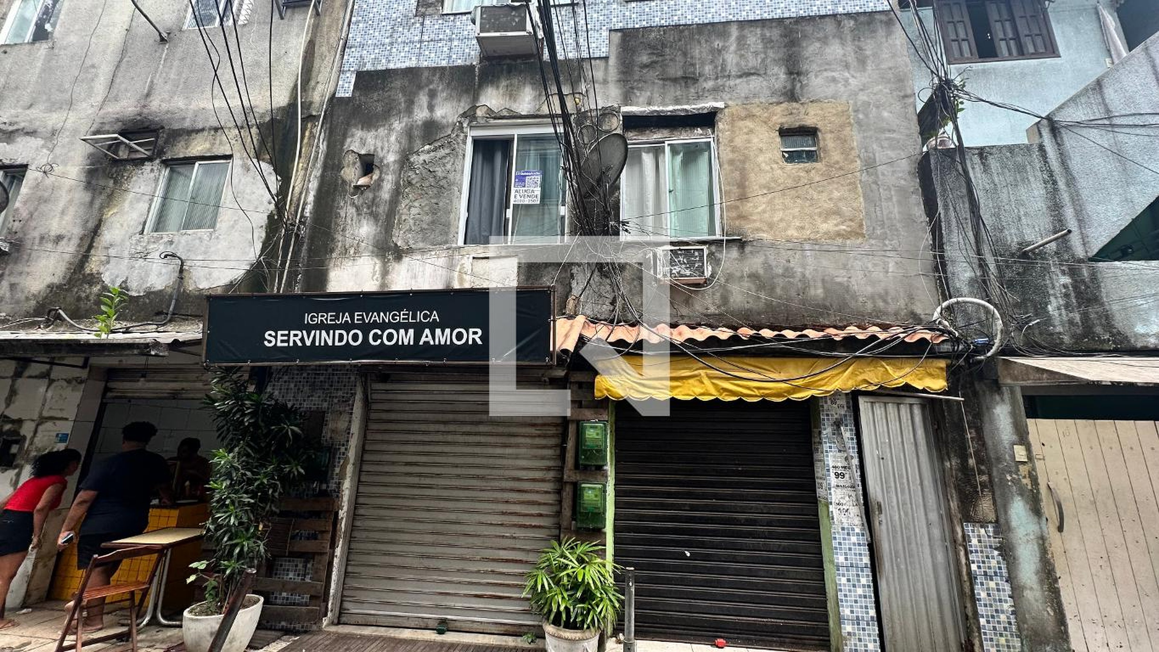 Fachada Condomínio em Rua Geraldo Irineo Joffily, 18