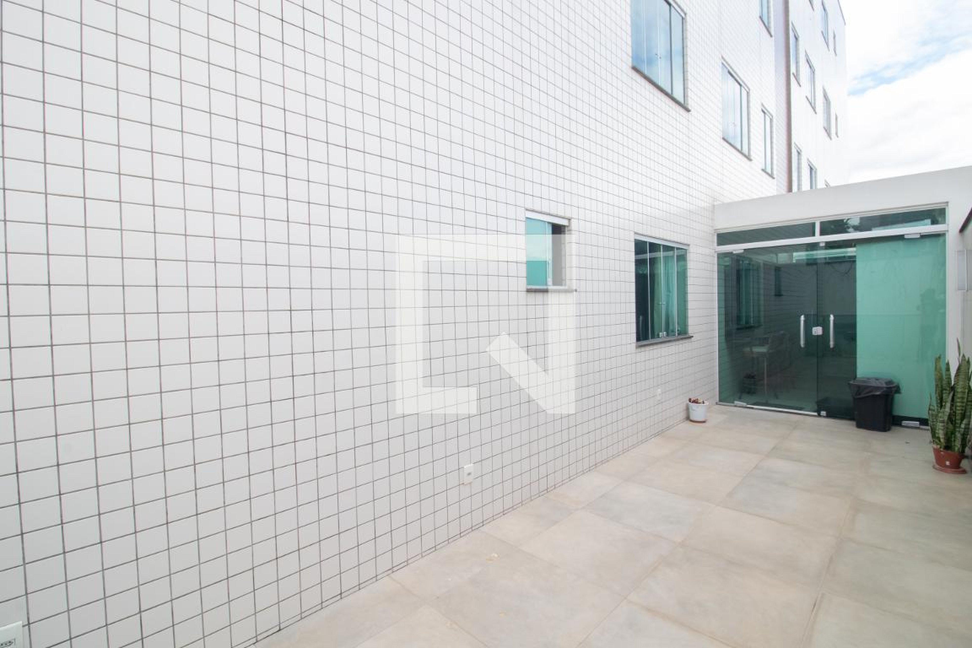 Área externa Condomínio em Alameda dos Cardeais, 397