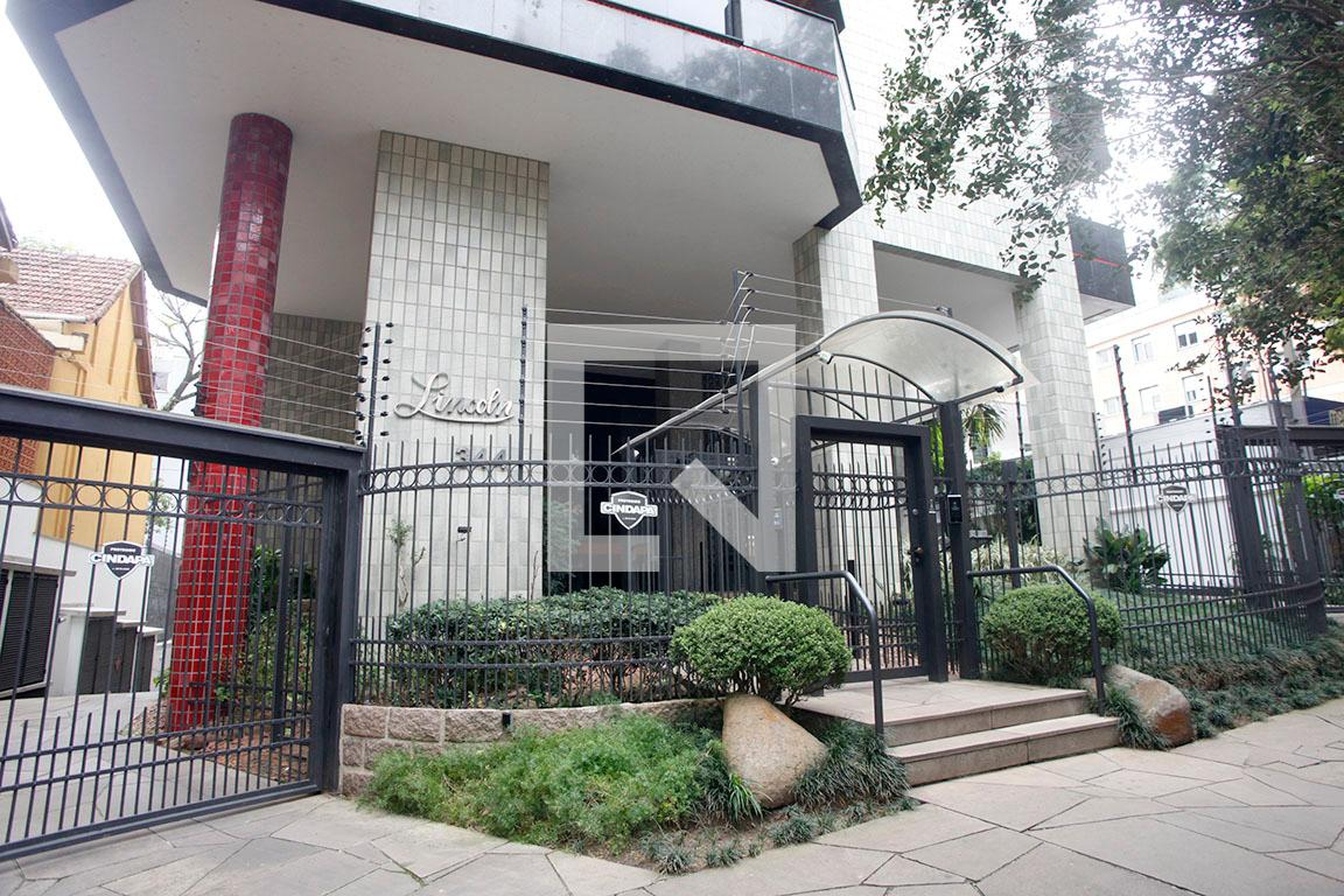 Fachada Condomínio em Rua André Puente, 344