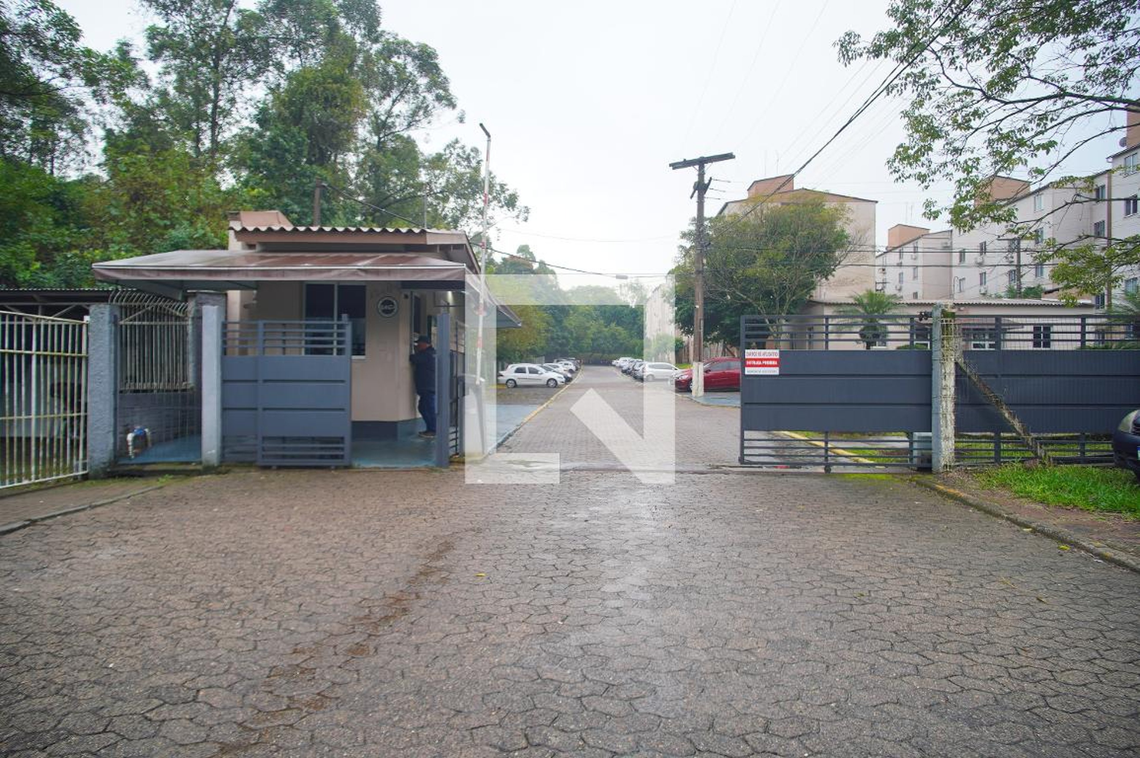 Fachada Condomínio em Rua Sapiranga, 1349