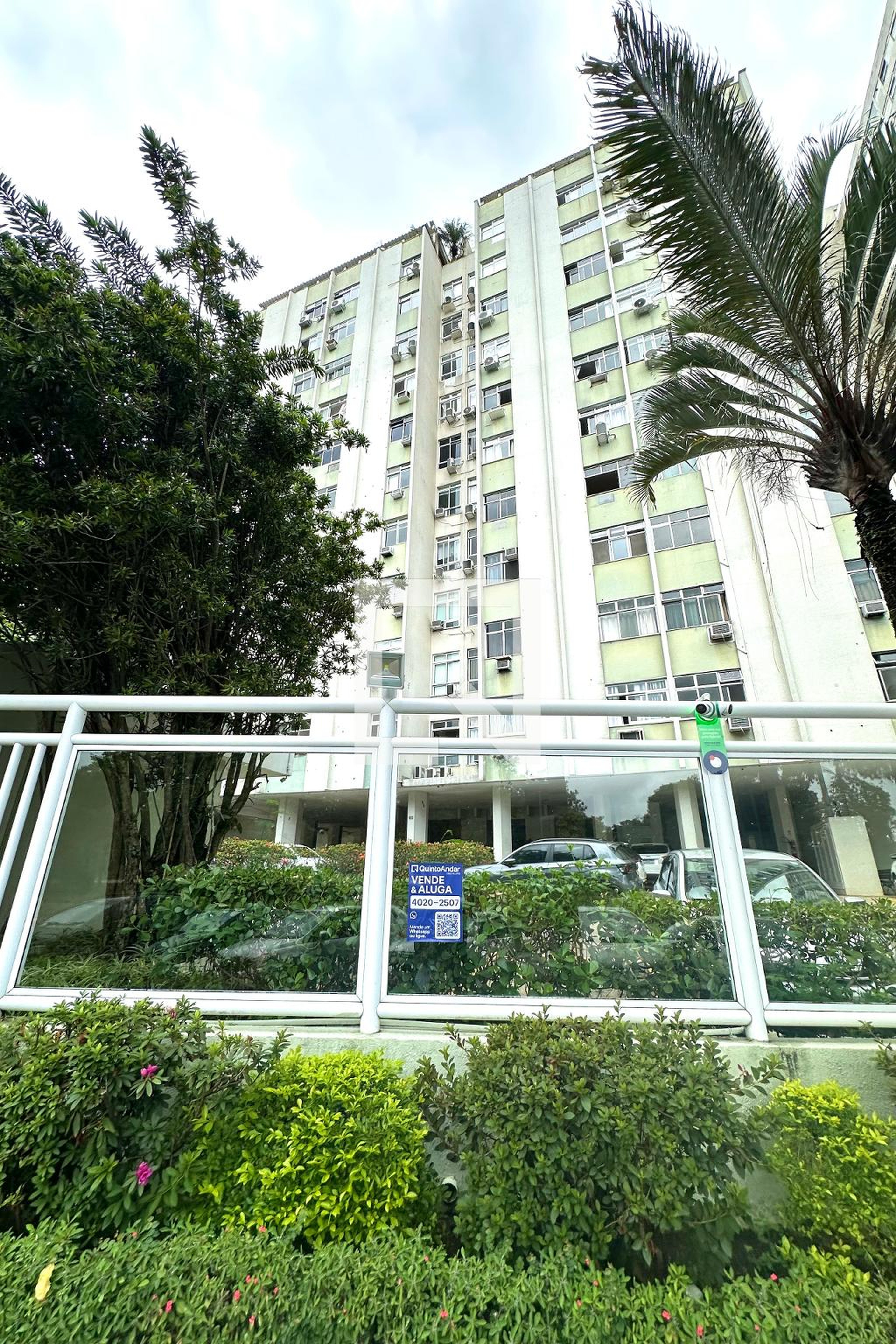 Fachada Condomínio Lagoa Formosa e Prateada