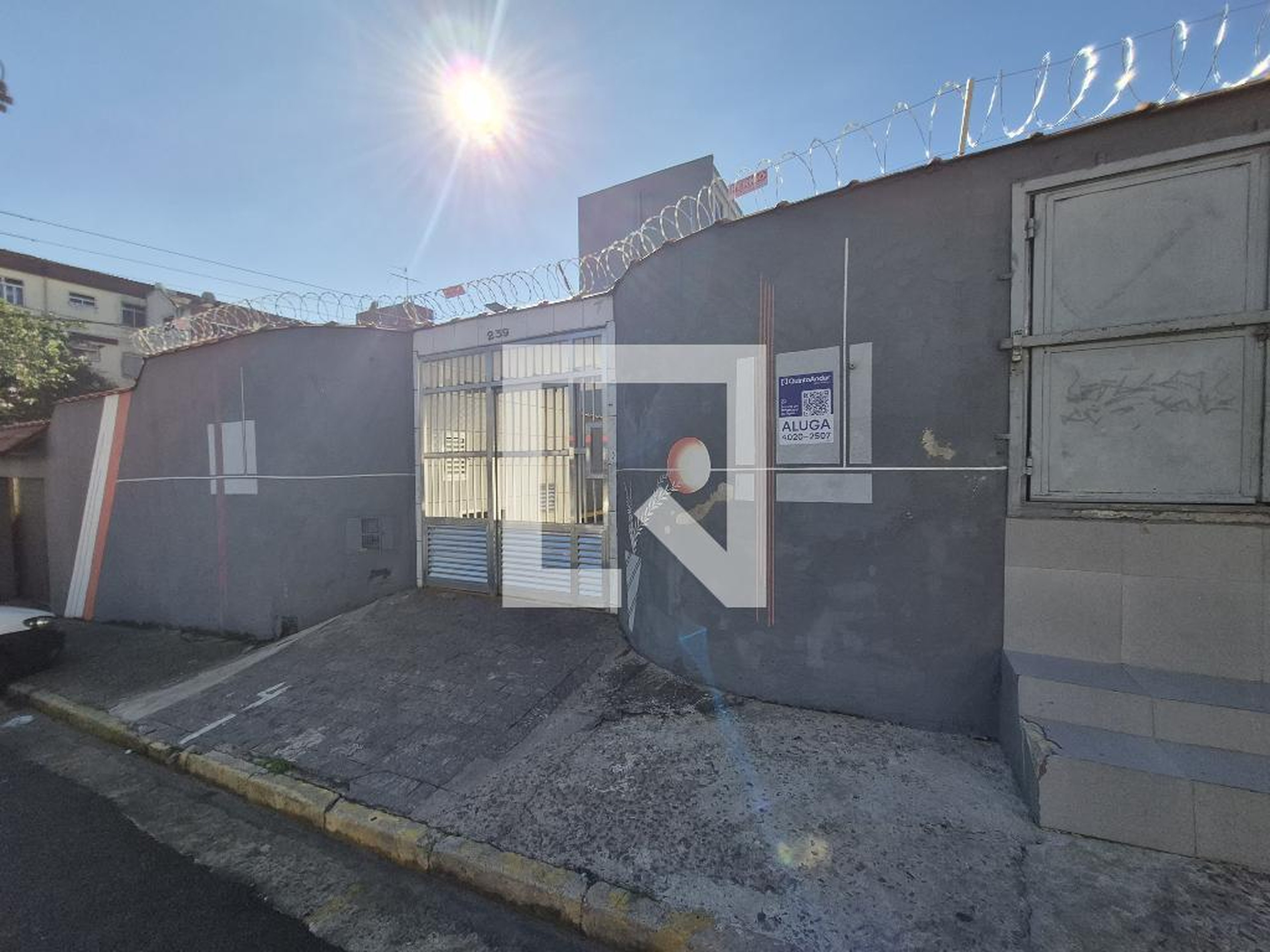 Fachada Condomínio em Rua Andorinha da Mata, 239