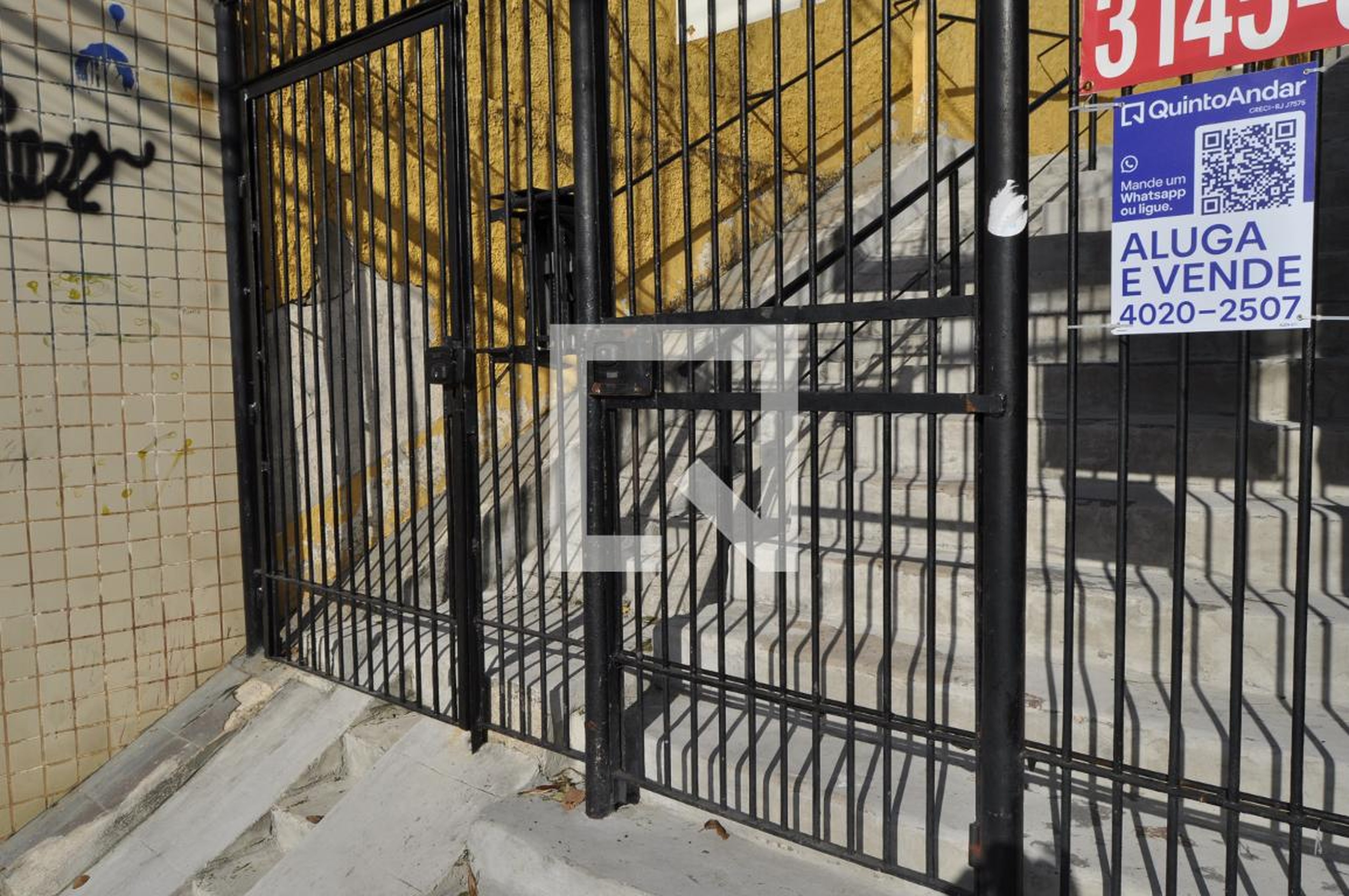 Fachada Condomínio em Rua Vinte e Quatro de Maio, 1109