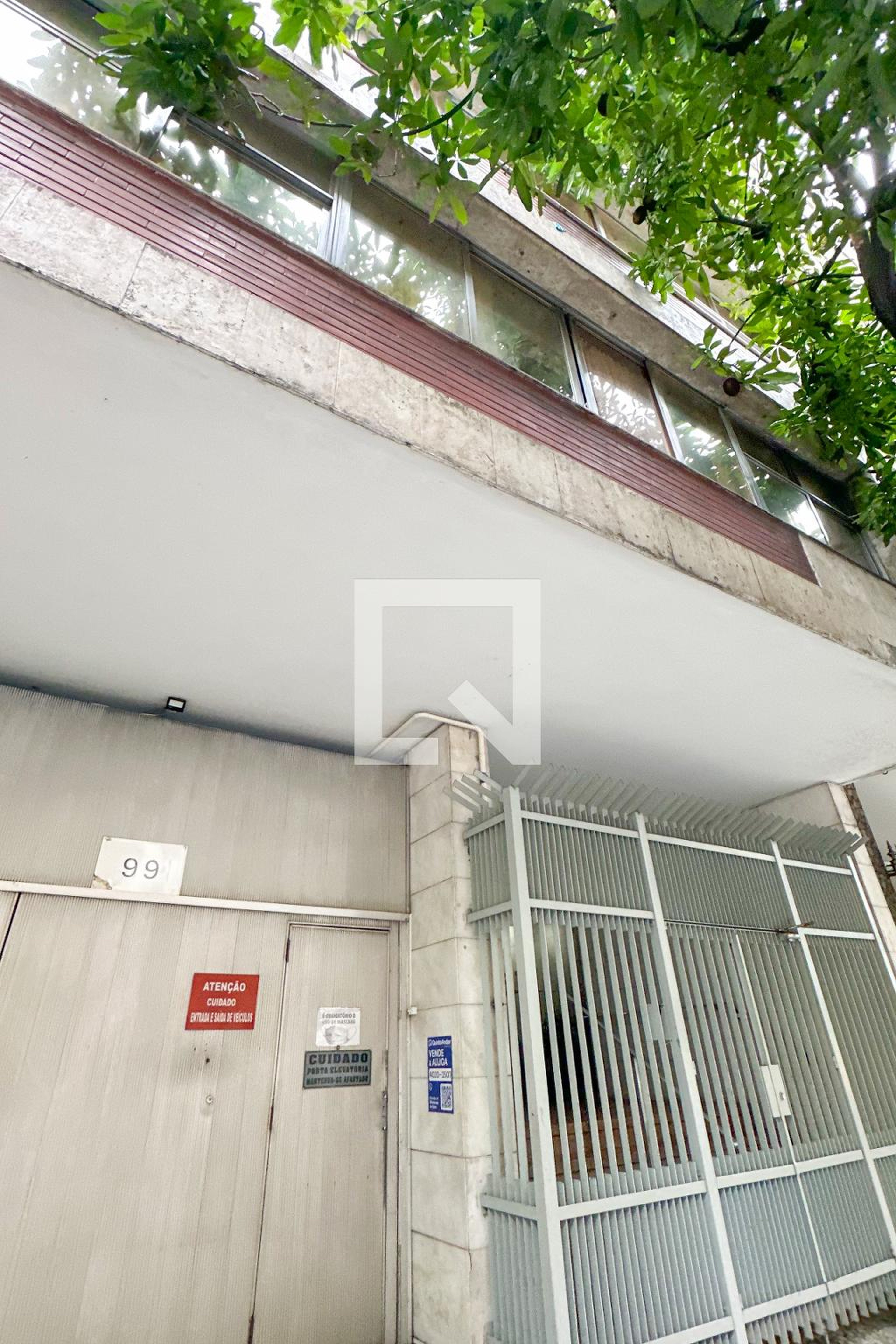 Fachada Condomínio em Rua Raul Pompéia, 99