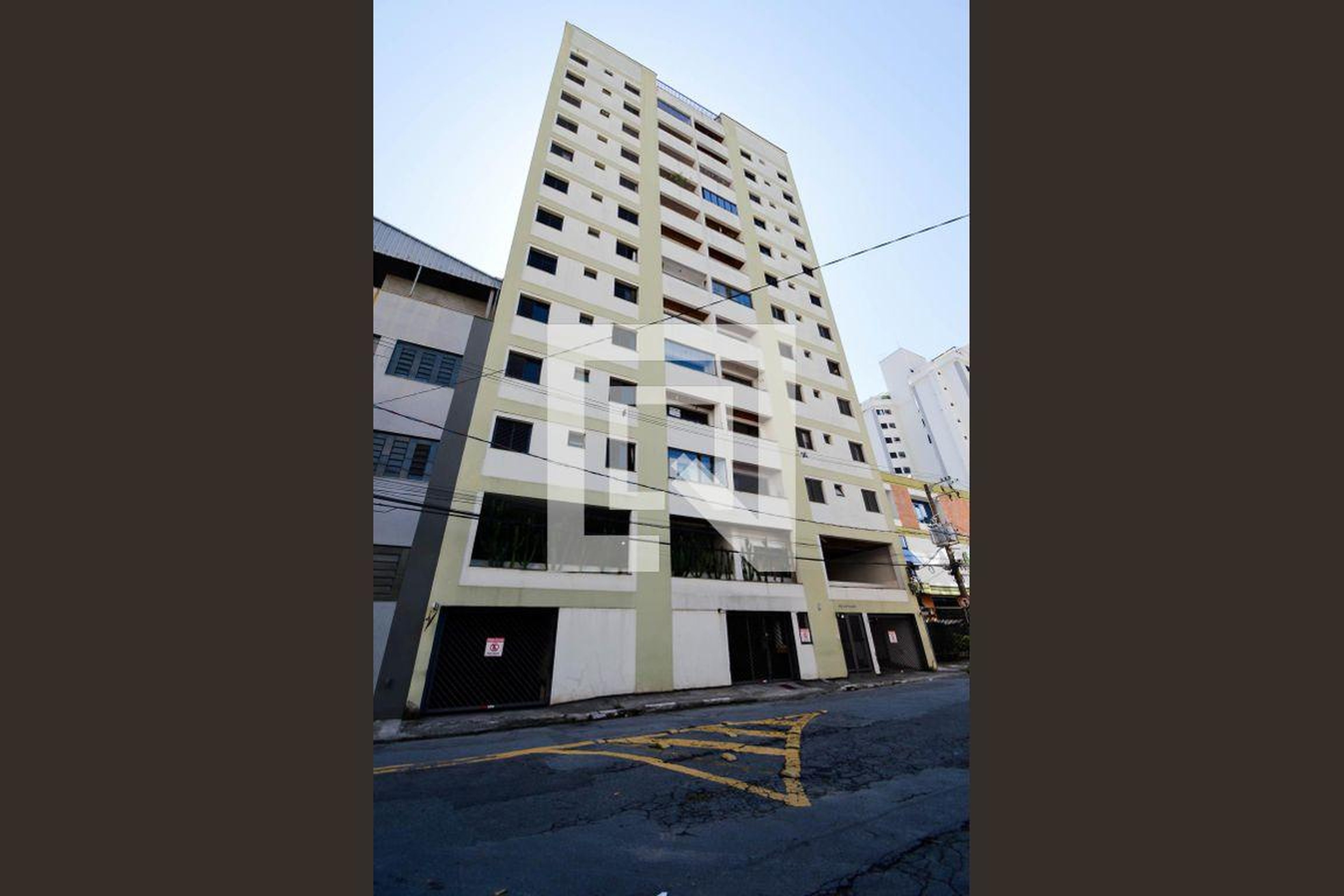 Fachada do Prédio Condomínio em Rua Darcy Vargas, 80