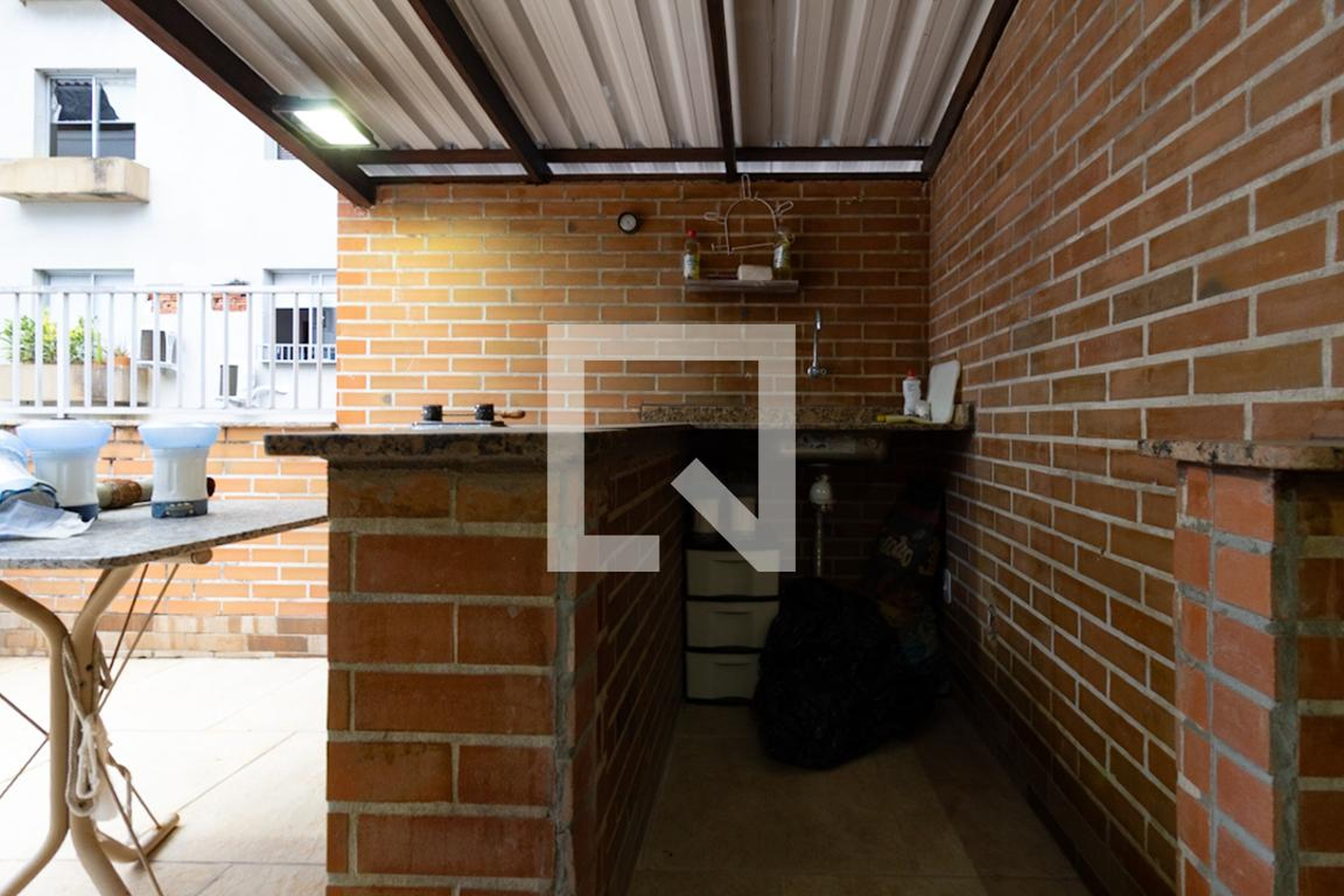 Churrasqueira Condomínio em Rua Diamantina, 13