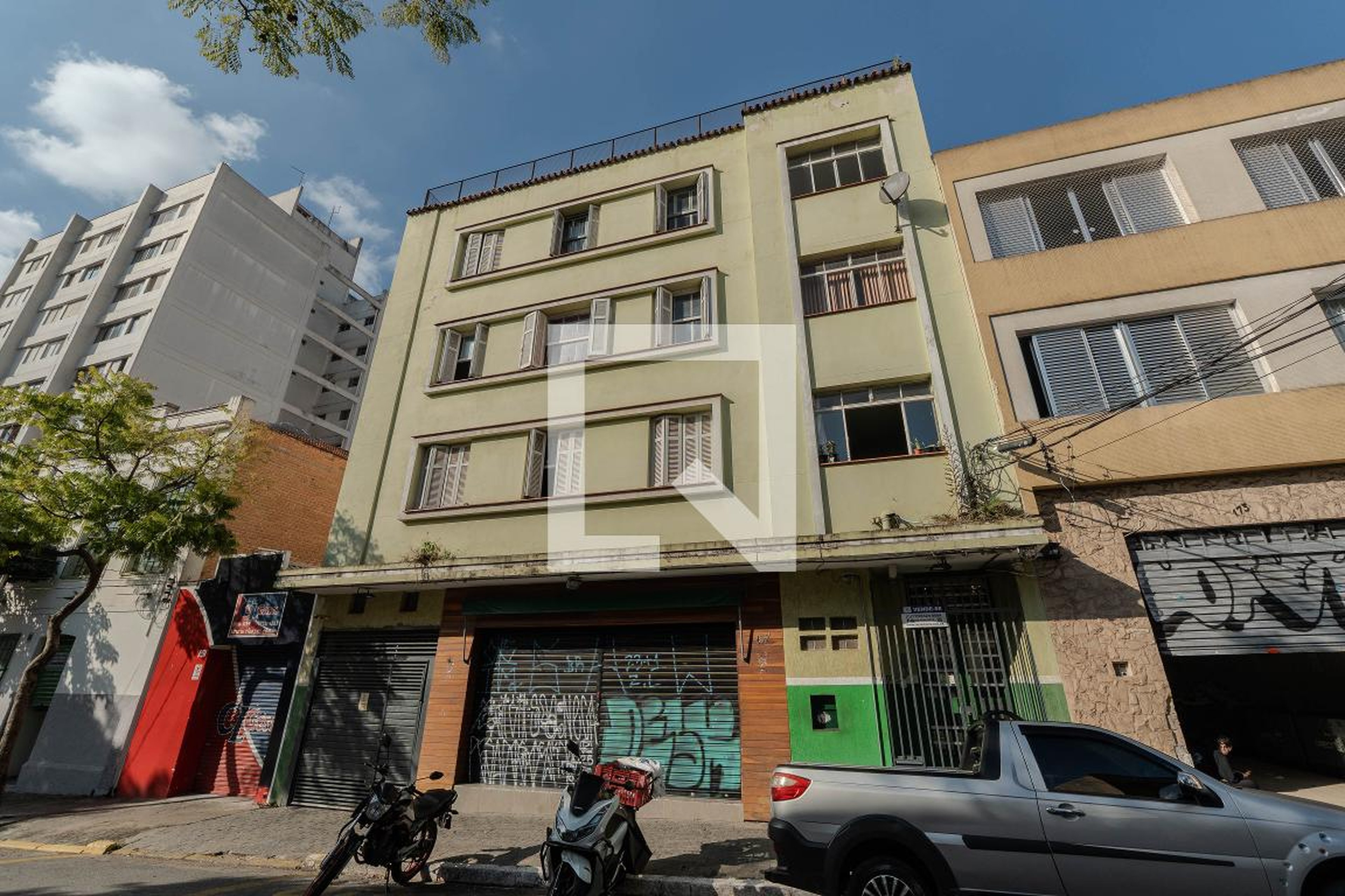 Fachada Condomínio em Rua Maria José, 161